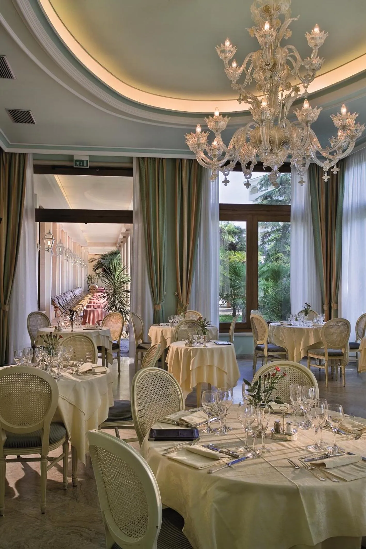 Restaurant/places to eat in Palace Hotel Meggiorato