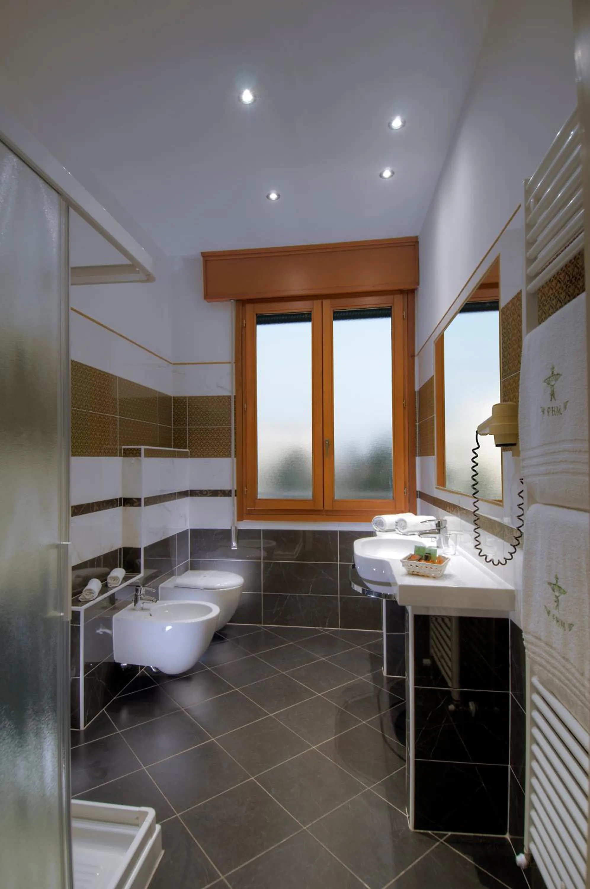 Bathroom in Palace Hotel Meggiorato