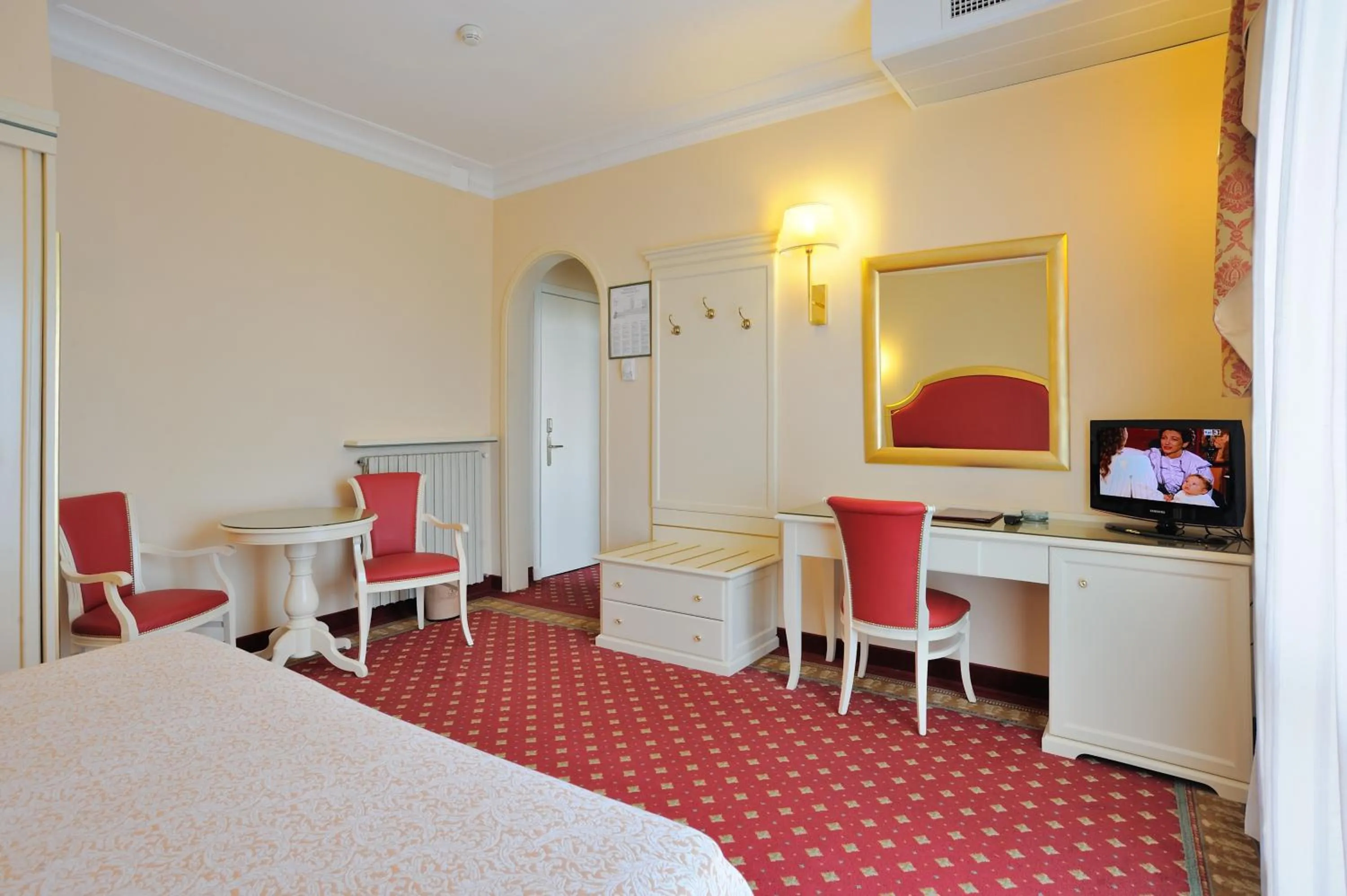 Photo of the whole room, Bed in Palace Hotel Meggiorato