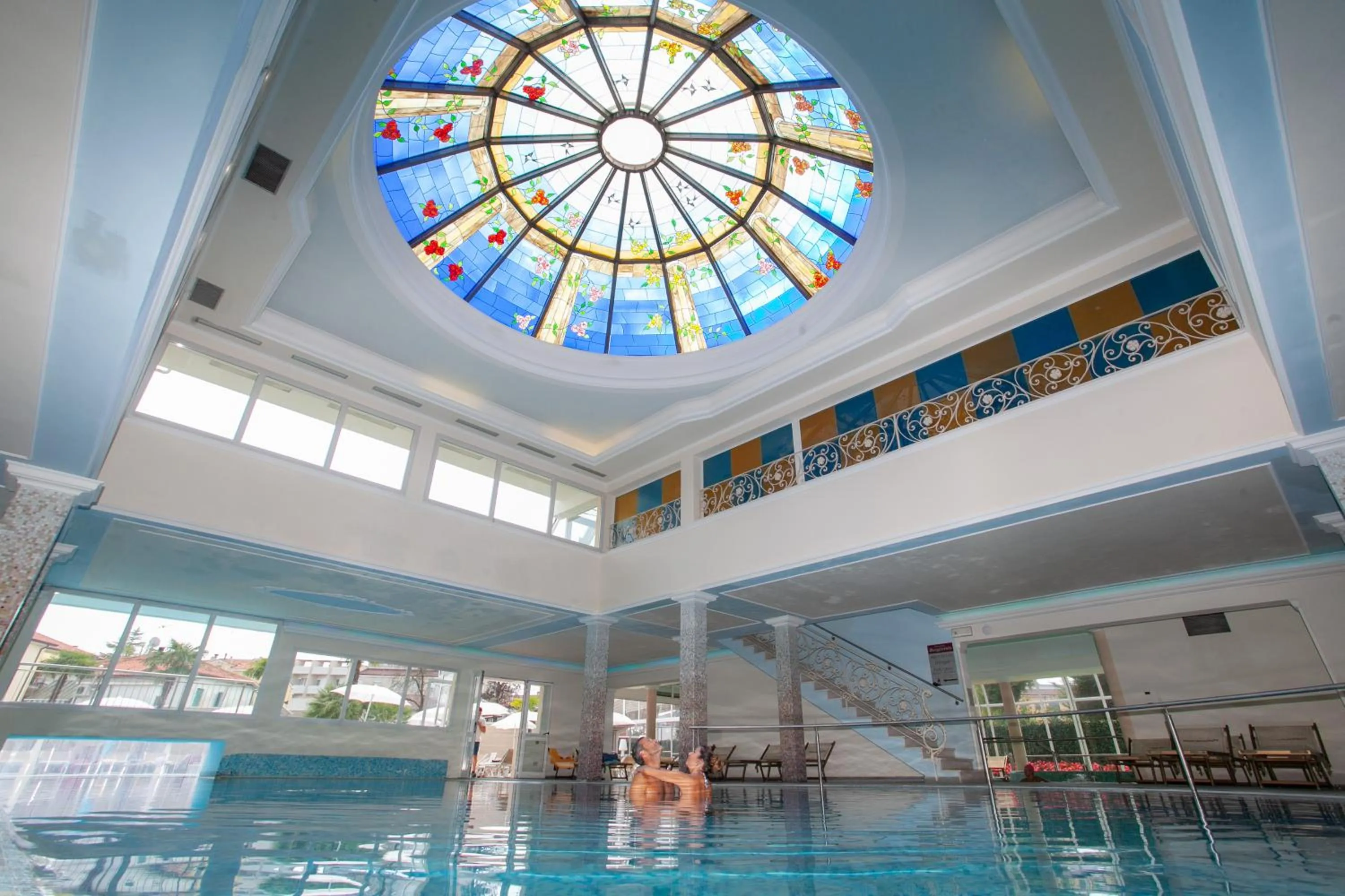 Swimming pool in Palace Hotel Meggiorato