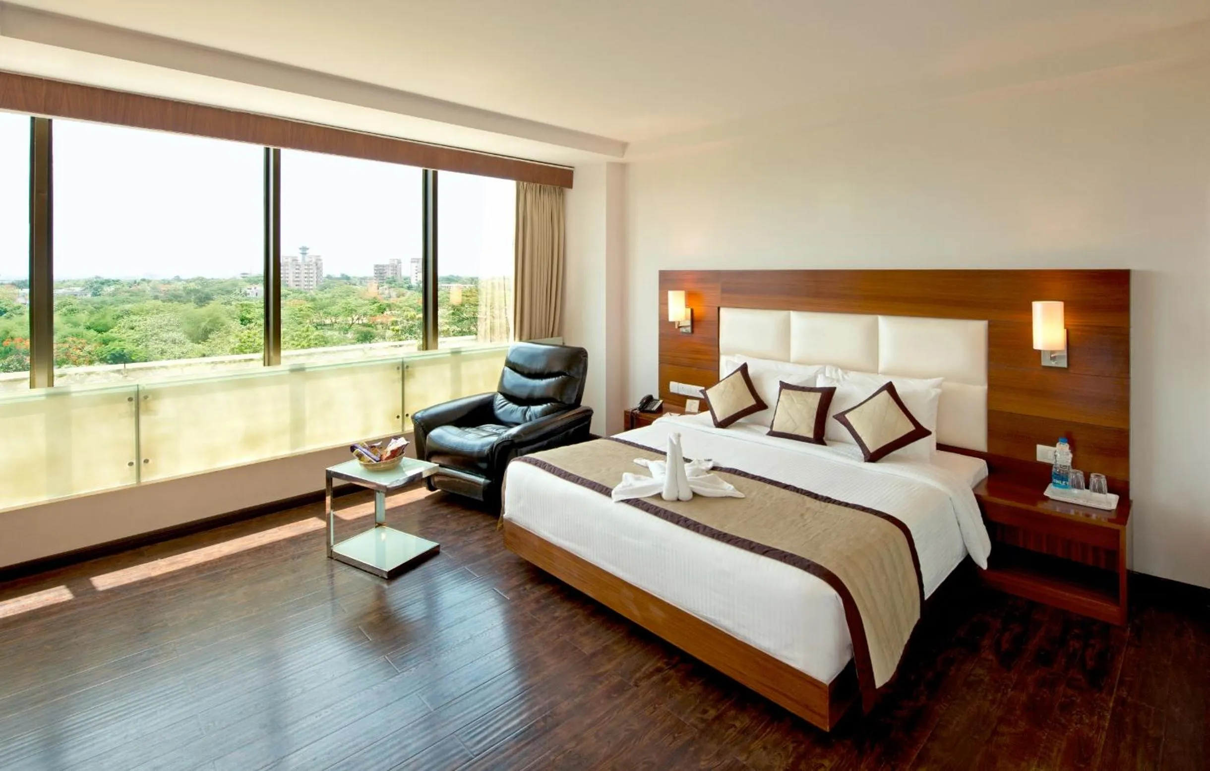 Day, Bed in Hotel Sandy's Tower