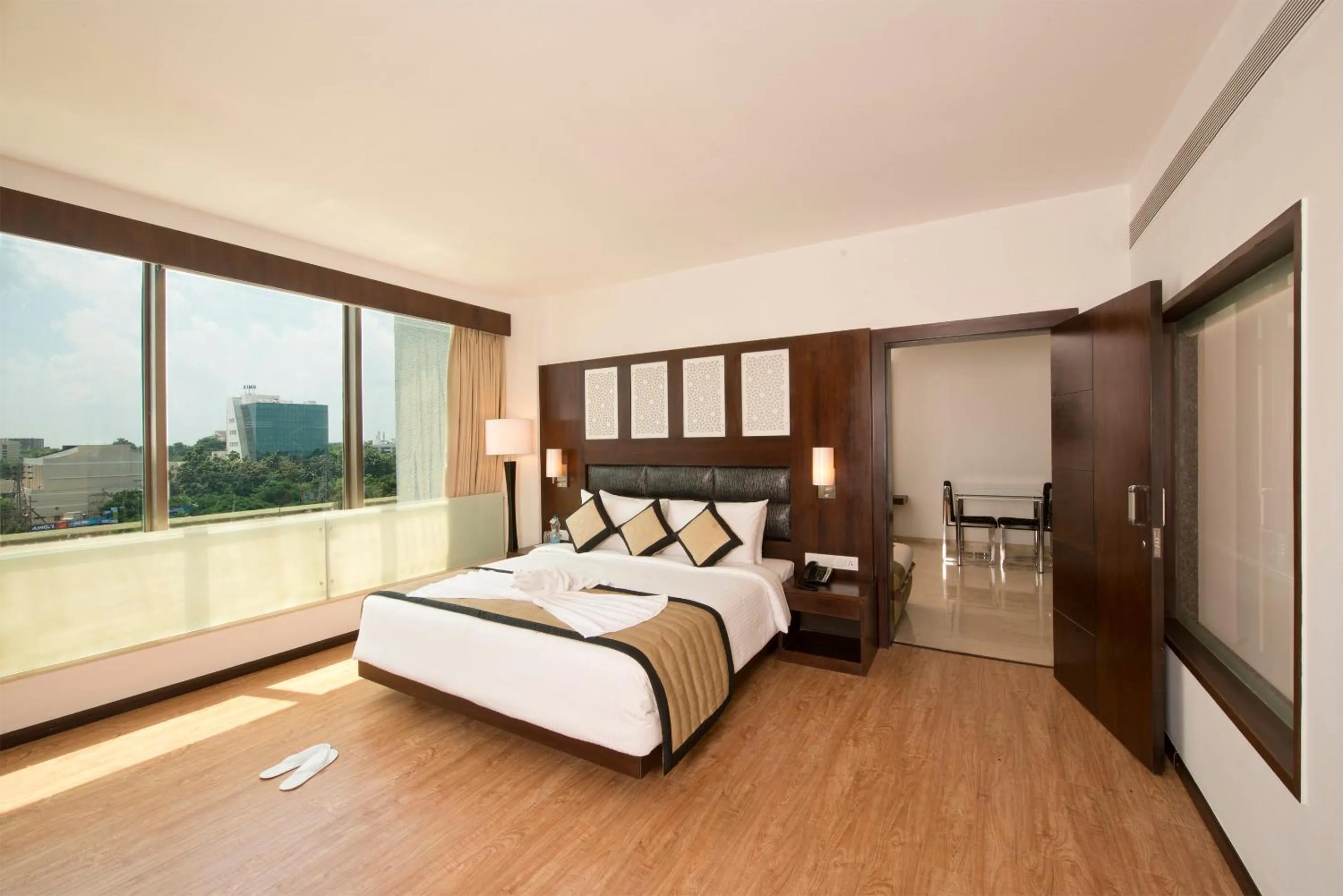 Day, Bed in Hotel Sandy's Tower