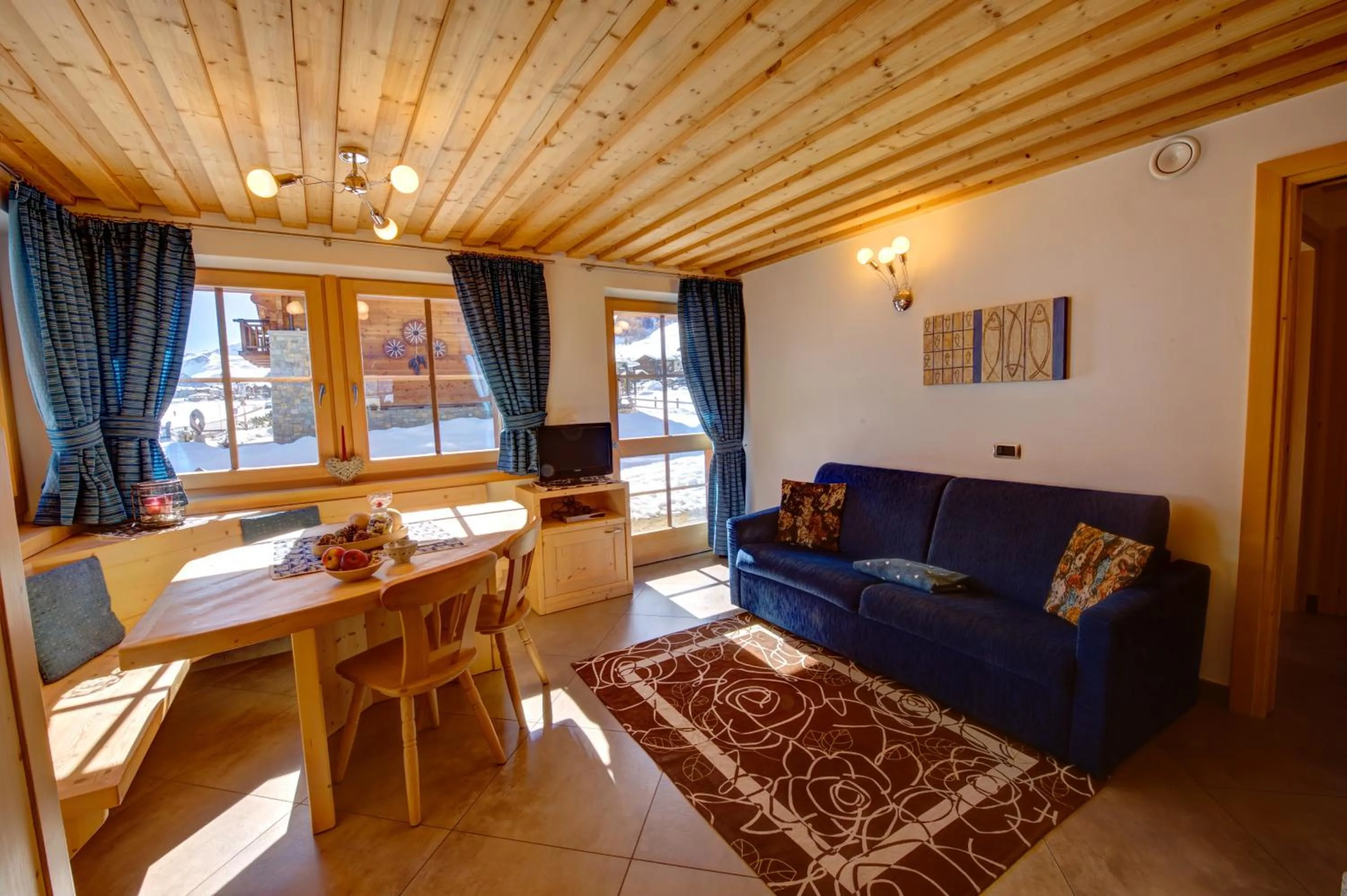 Dining area in Chalet Nada