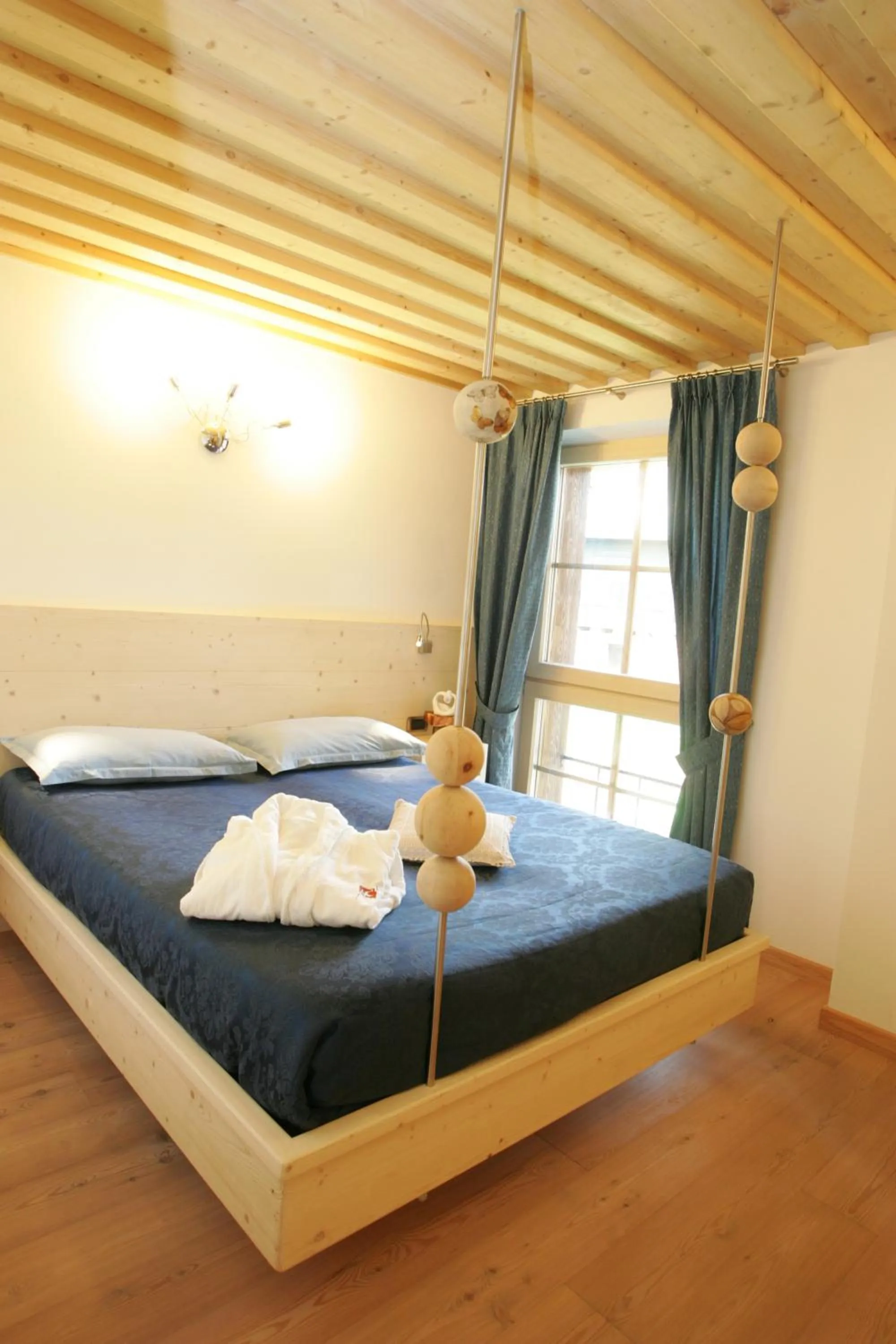 Photo of the whole room, Bed in Chalet Nada