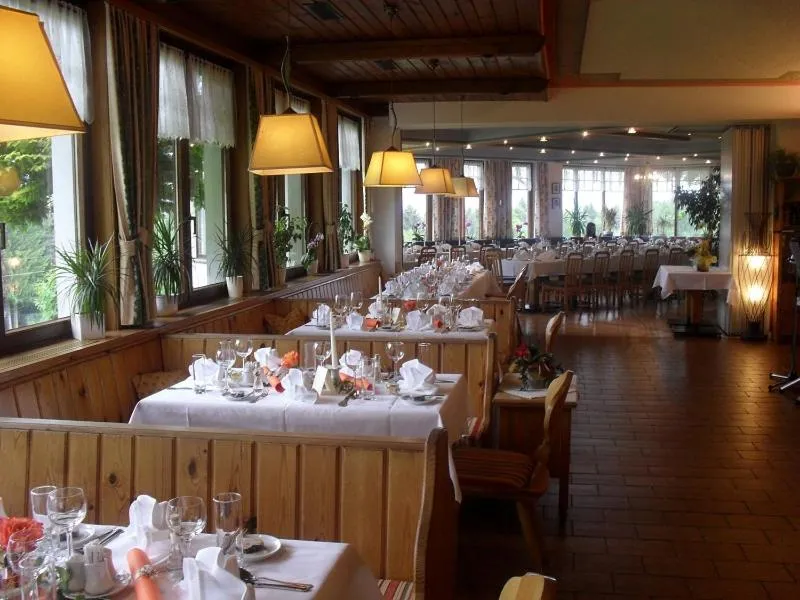 Restaurant/places to eat in Hotel Landhof Simeter GMBH