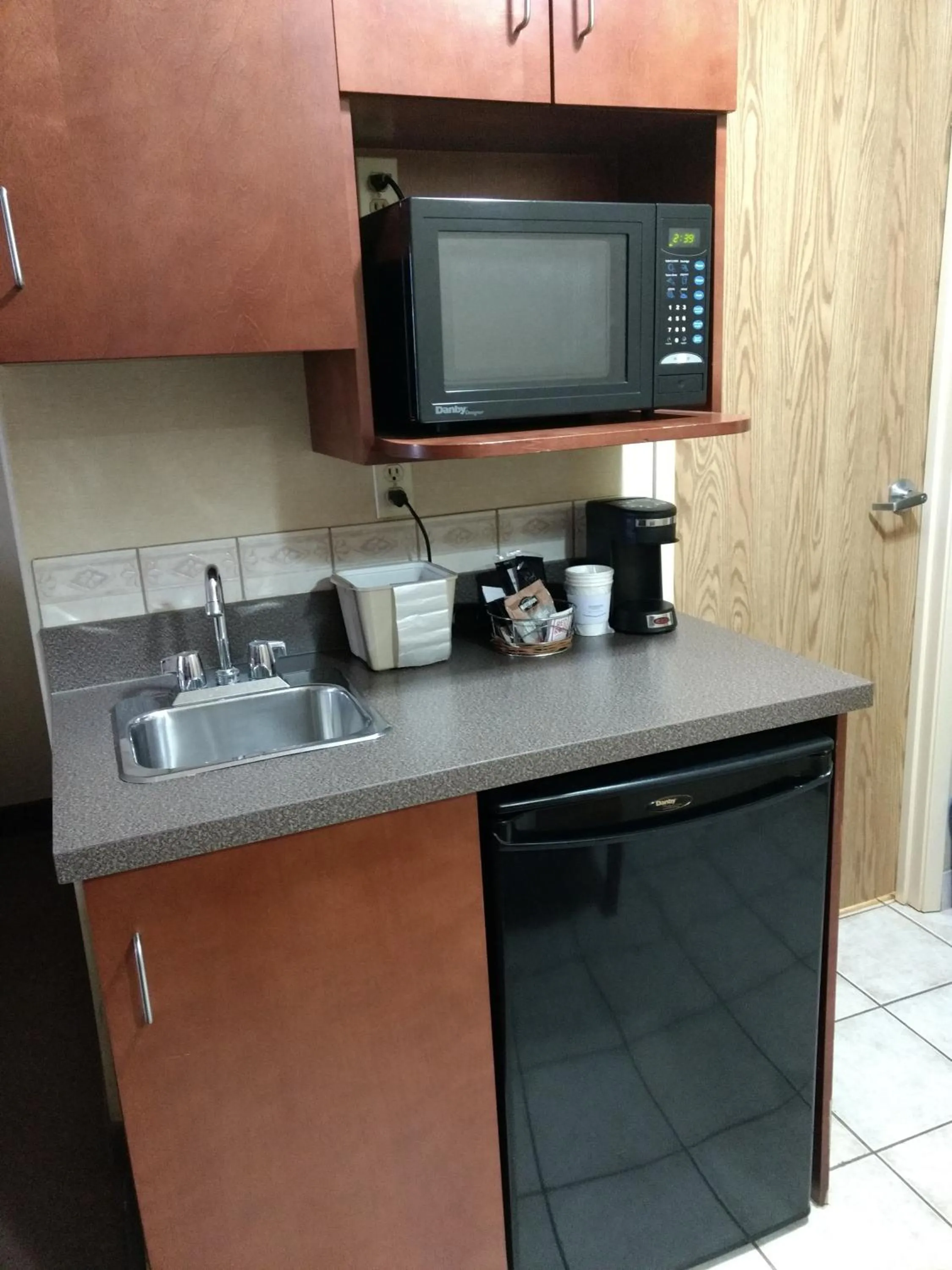 Coffee/tea facilities in Super 8 by Wyndham High Level AB