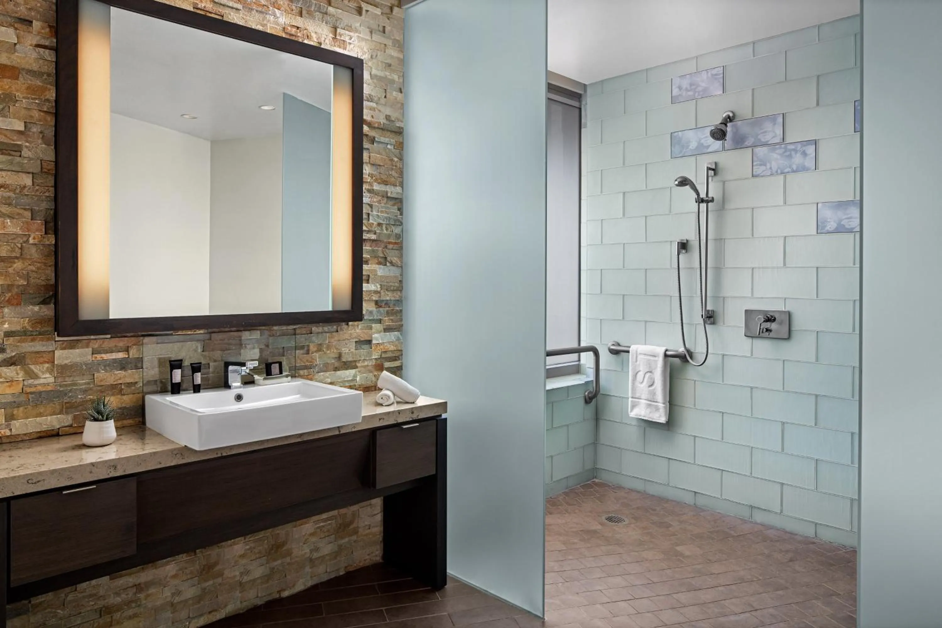 Photo of the whole room in W Scottsdale