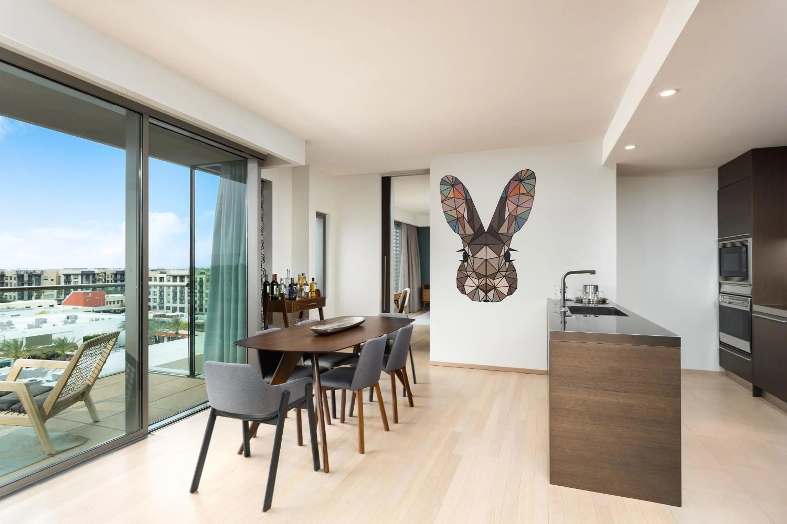 Photo of the whole room in W Scottsdale