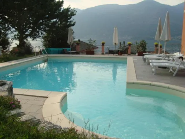 Swimming pool in B&B Cherry En Rose