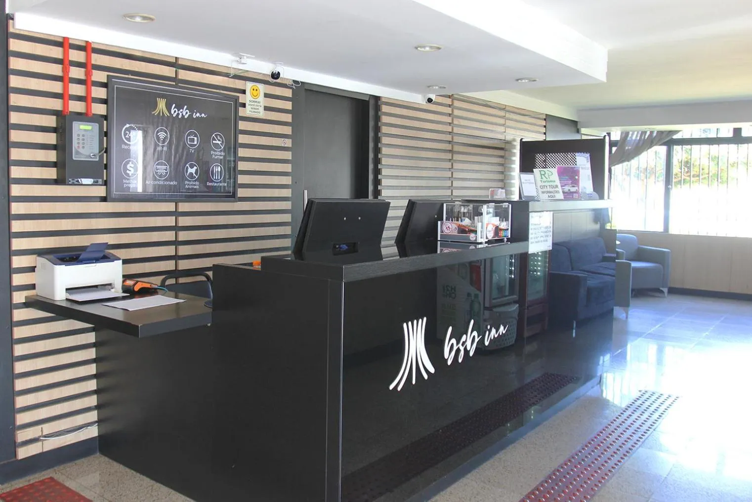 Lobby or reception in Hotel Diplomat by Bsb Inn