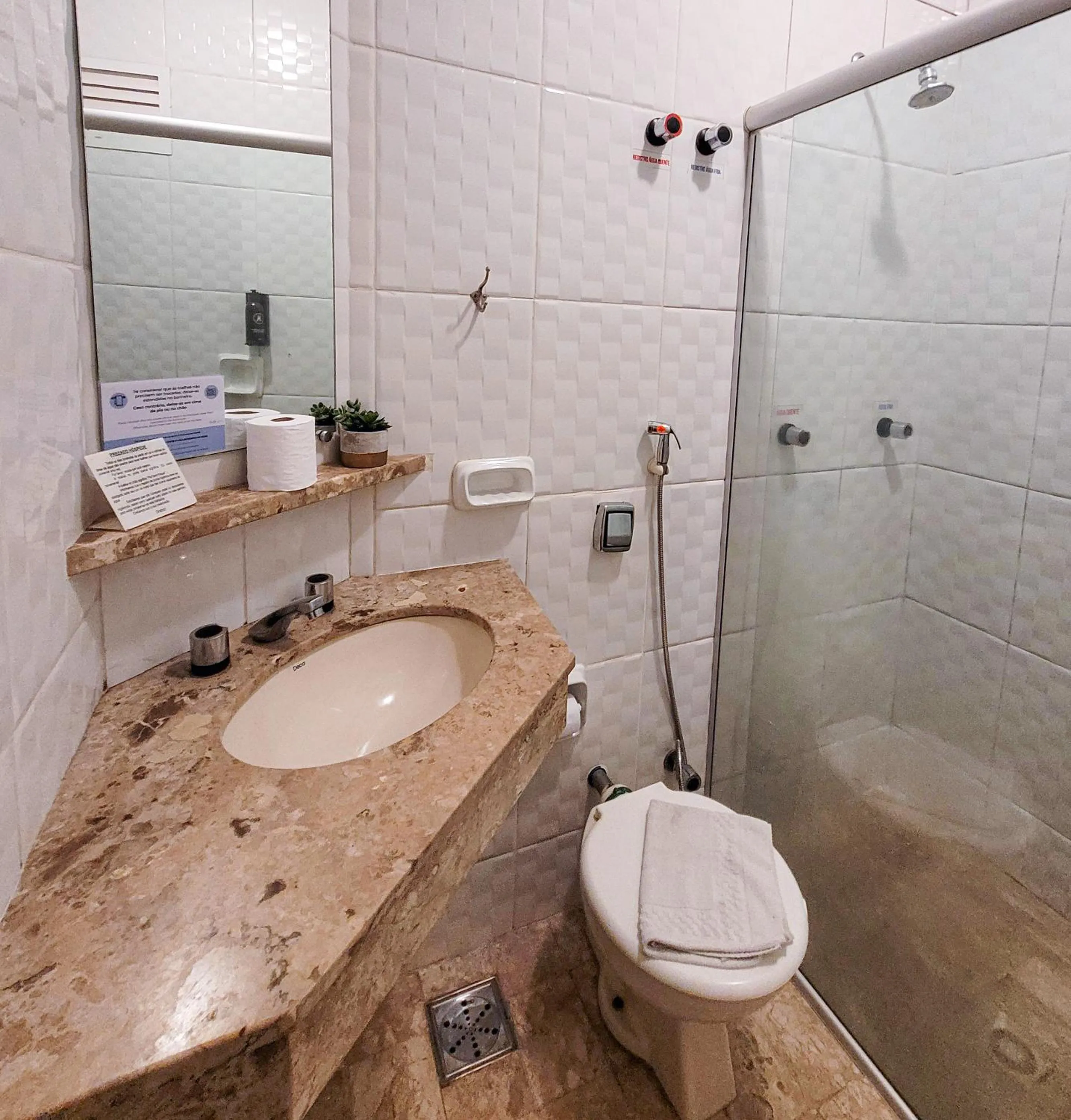 Bathroom in Hotel Diplomat by Bsb Inn