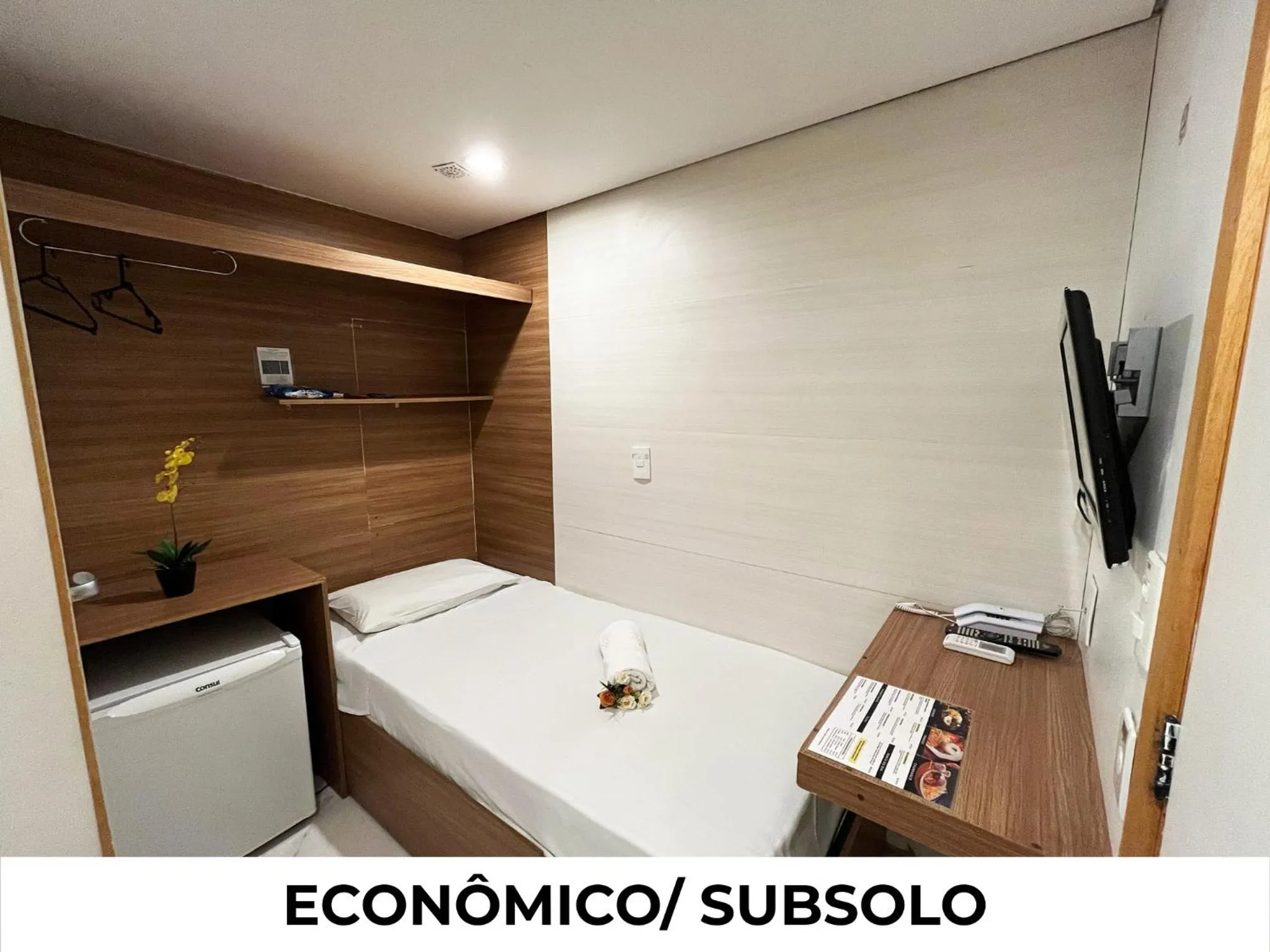 Bedroom in Hotel Diplomat by Bsb Inn