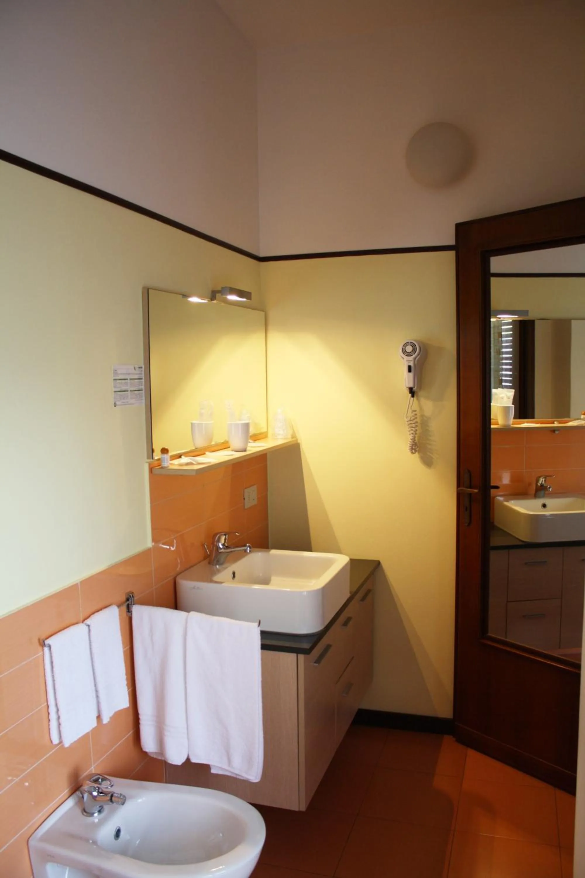 Toilet in B&B 5 Sensi