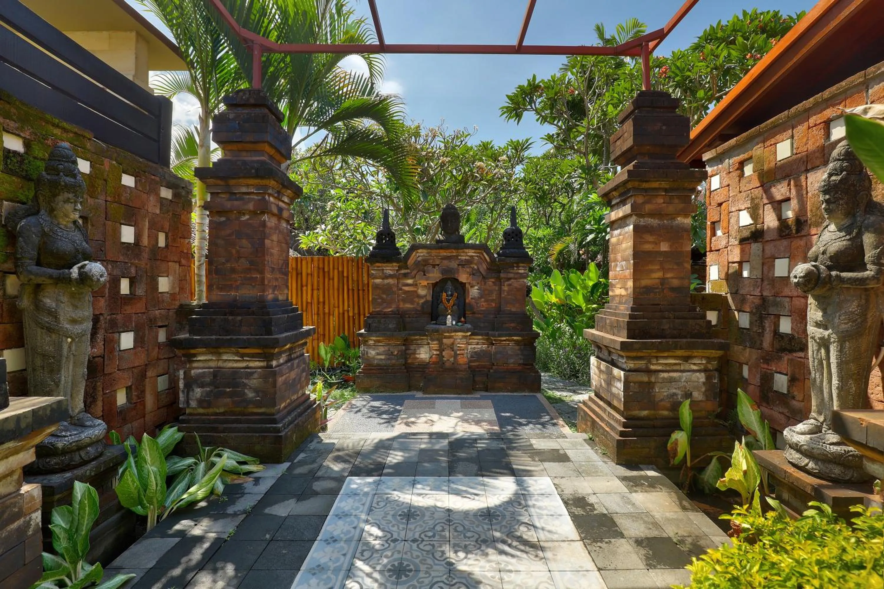 Garden in Mahe Garden Inn and Villas by Kamara