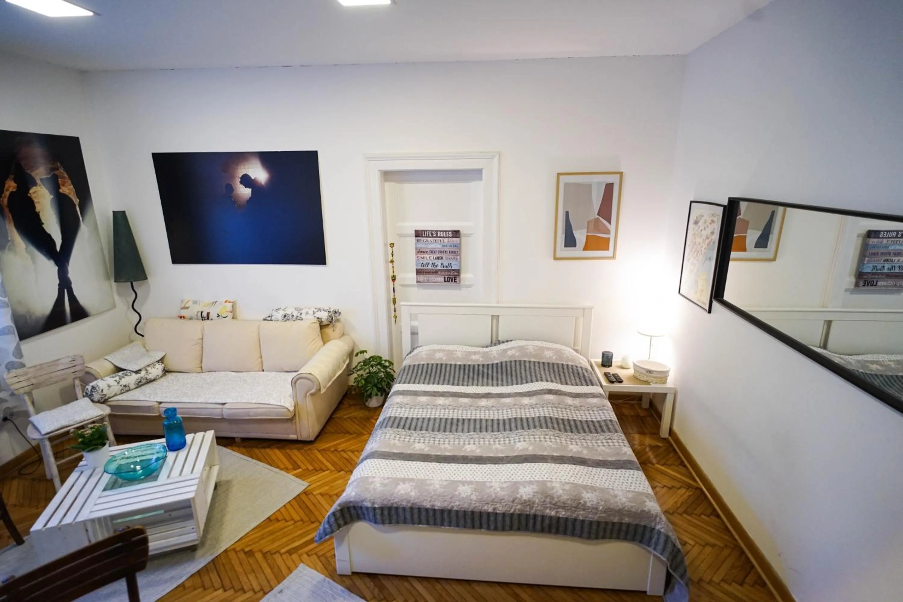 Bed in Apartment Park