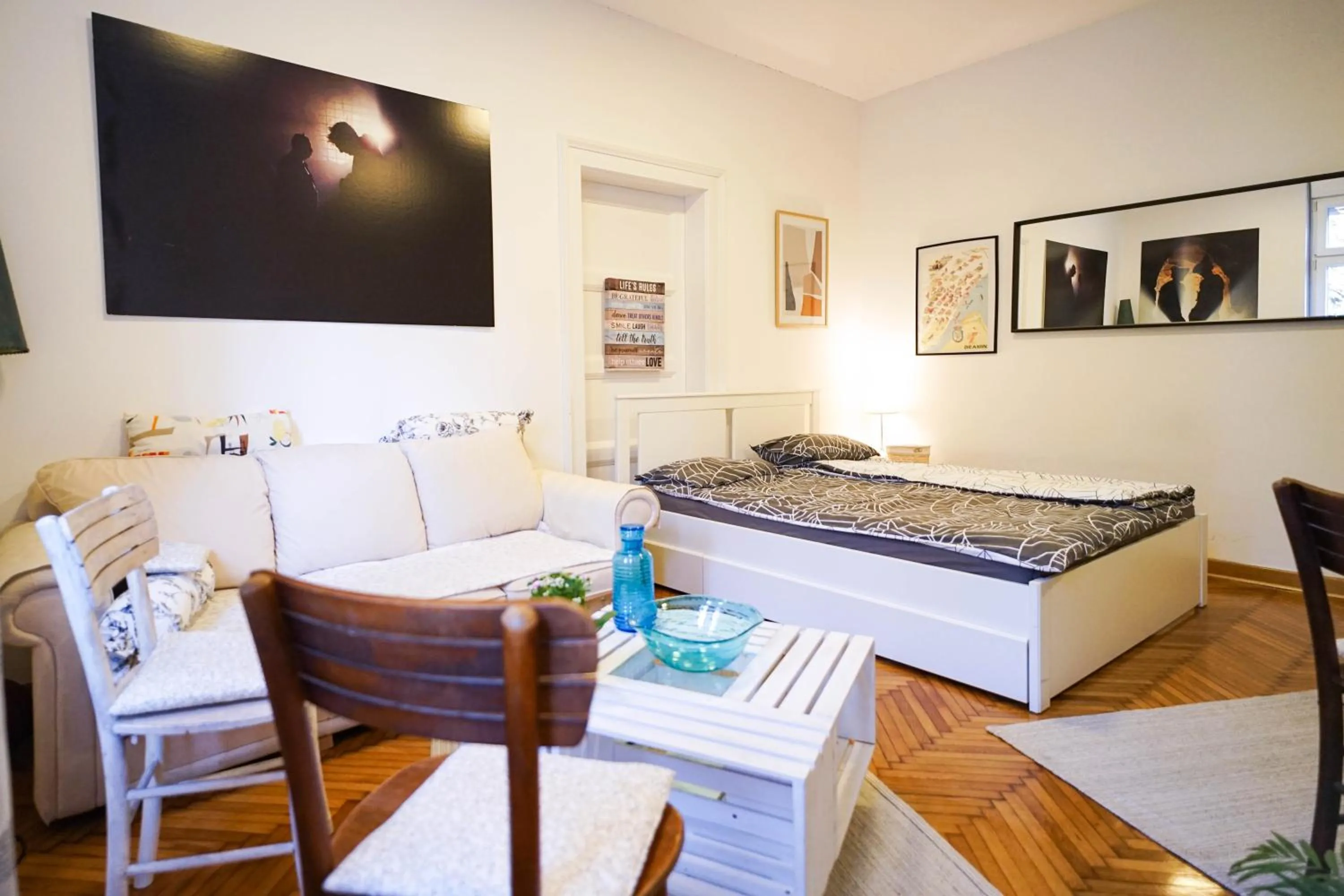 Bed in Apartment Park