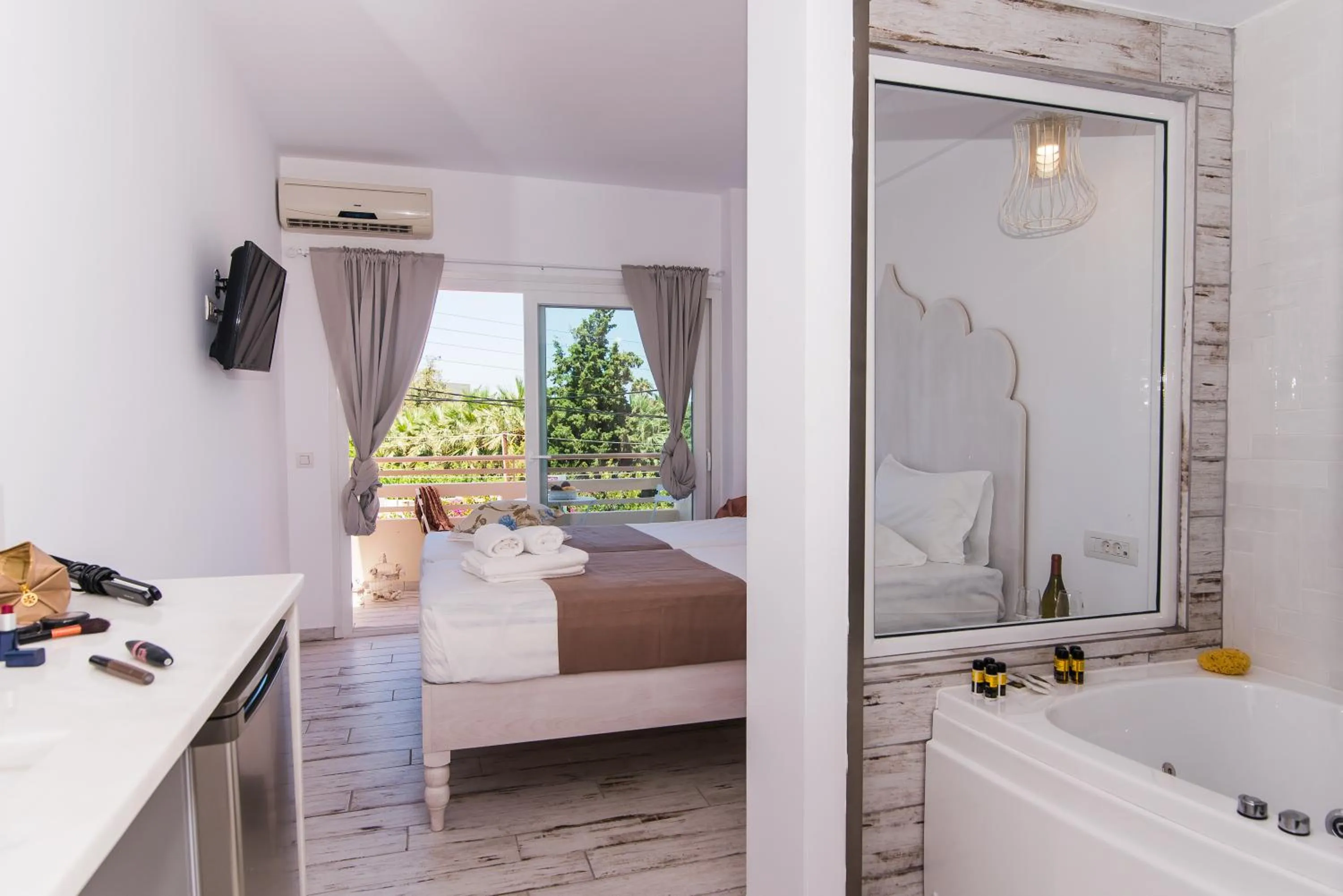Bathroom, Bed in Stella Maria