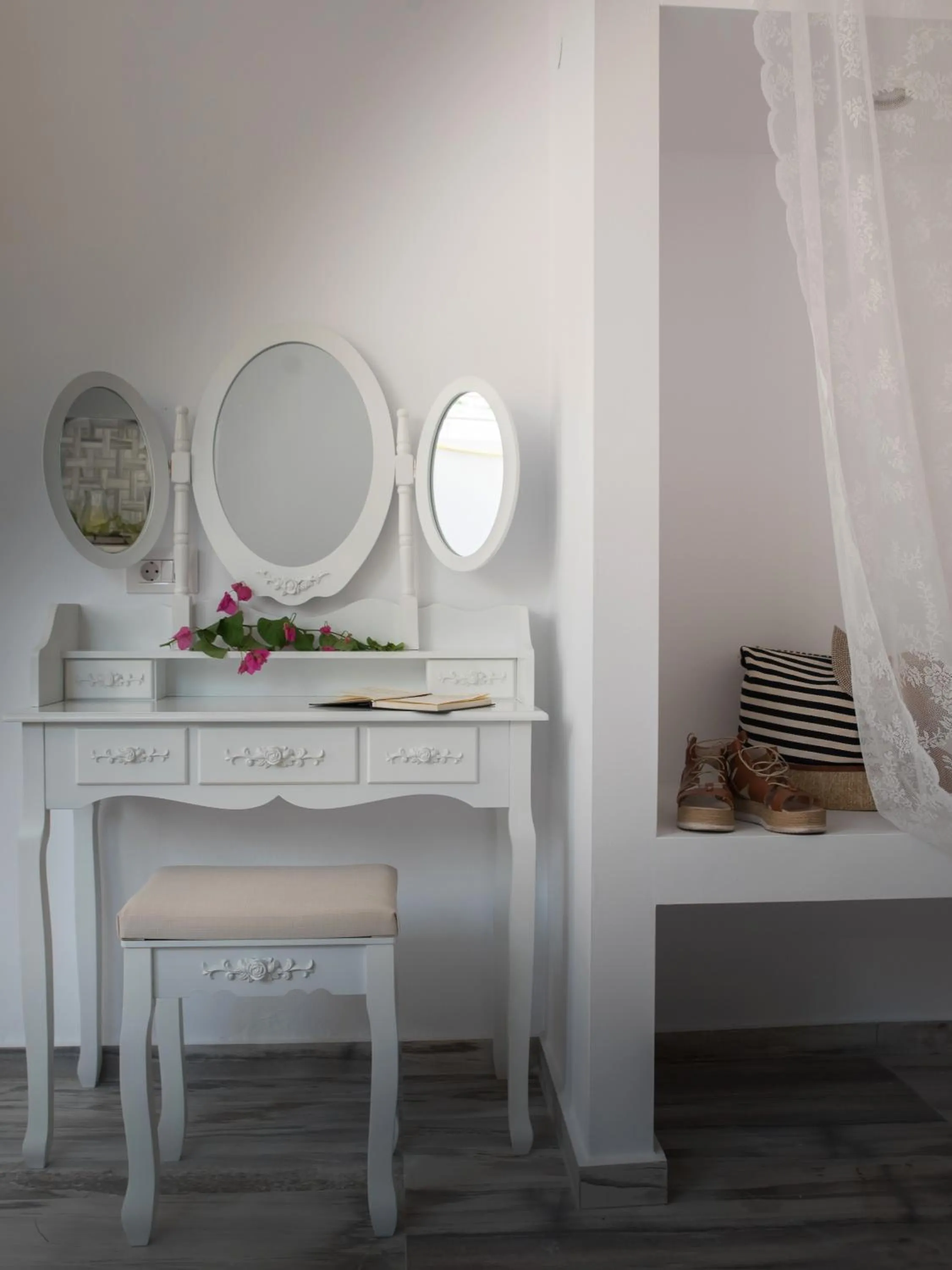 Photo of the whole room in Stella Maria