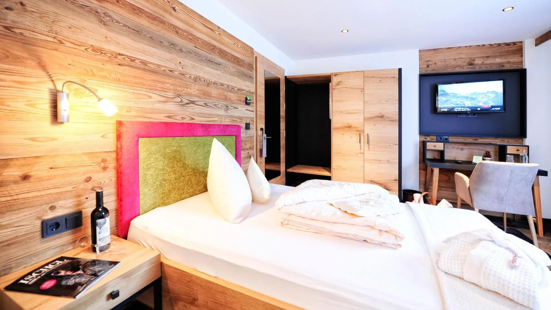 Bed in Hotel Garni Stefanie