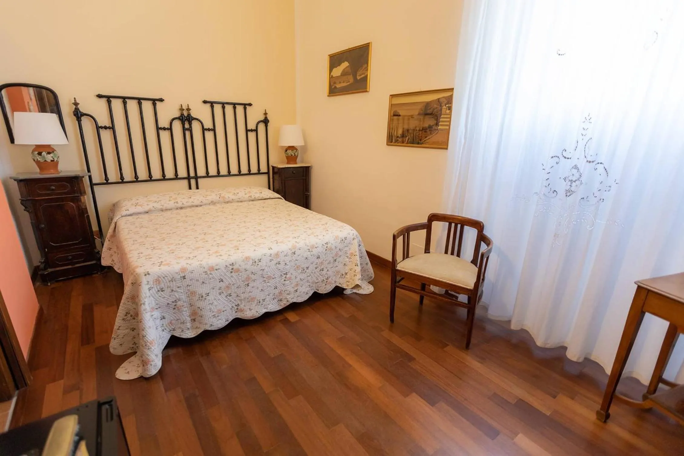 Photo of the whole room, Bed in Il Castello di San Sergio