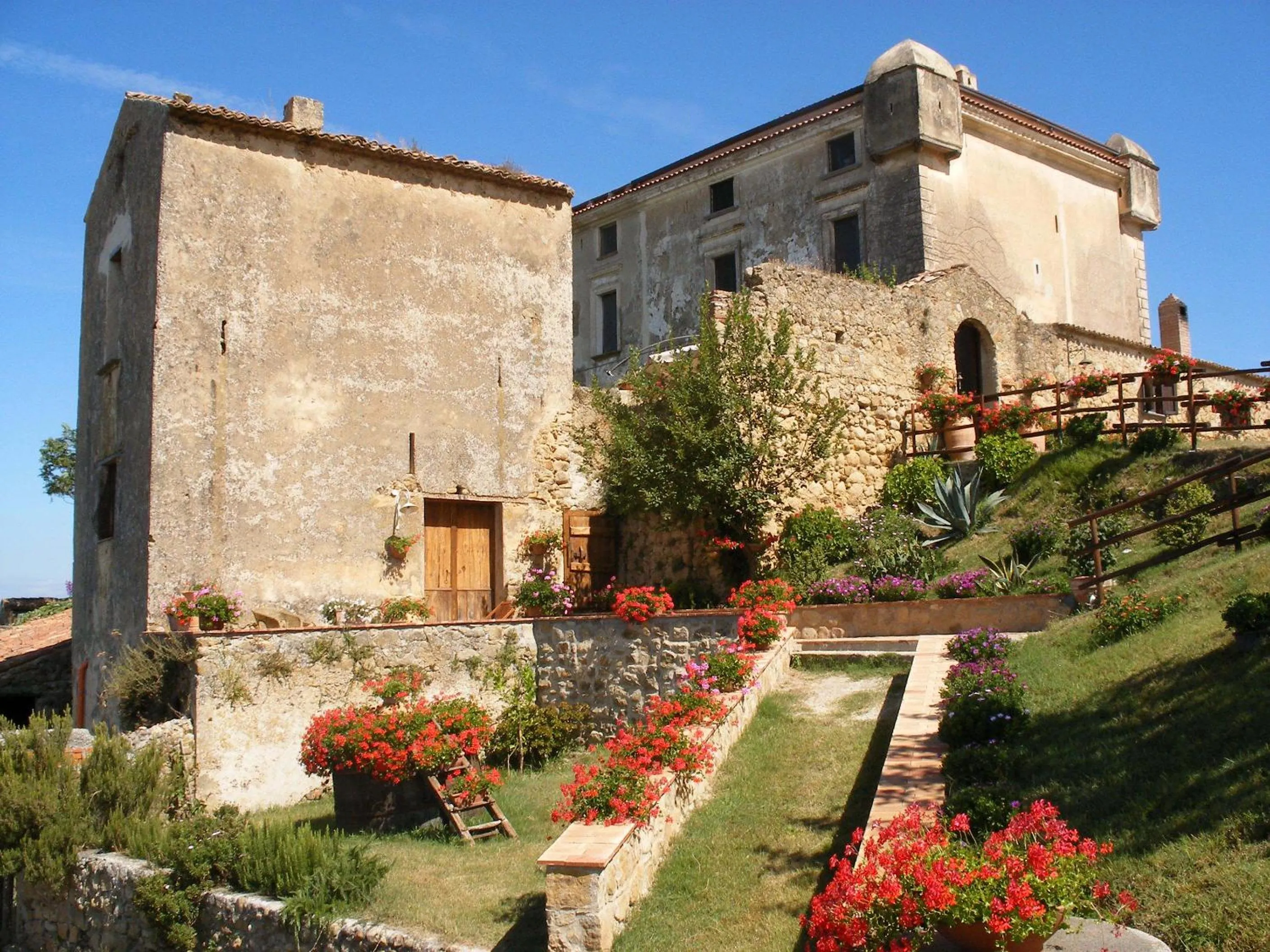 Facade/entrance in Il Castello di San Sergio