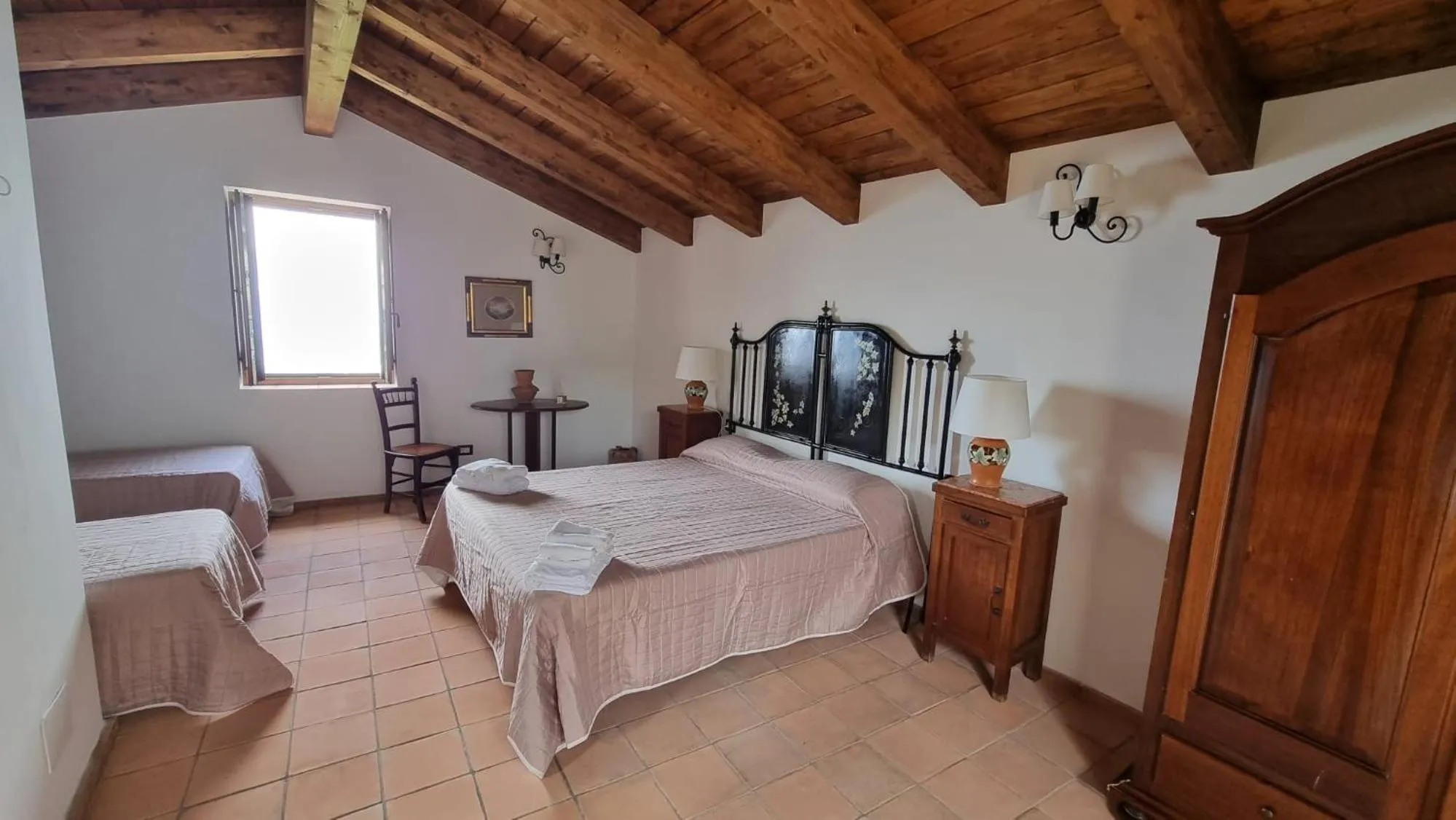 Photo of the whole room, Bed in Il Castello di San Sergio