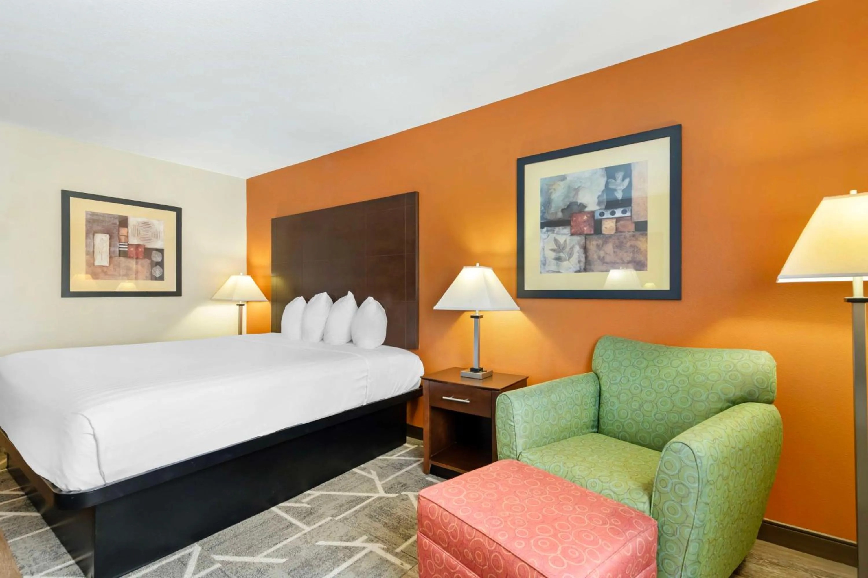 Bedroom, Bed in Best Western Inn & Suites New Braunfels