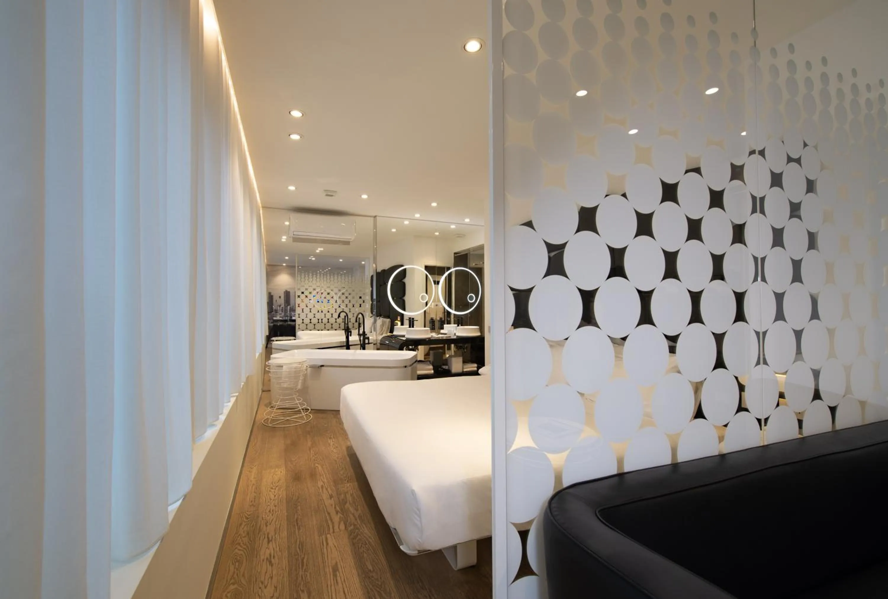 Photo of the whole room, Bed in The Street Milano Duomo | a Design Boutique Hotel