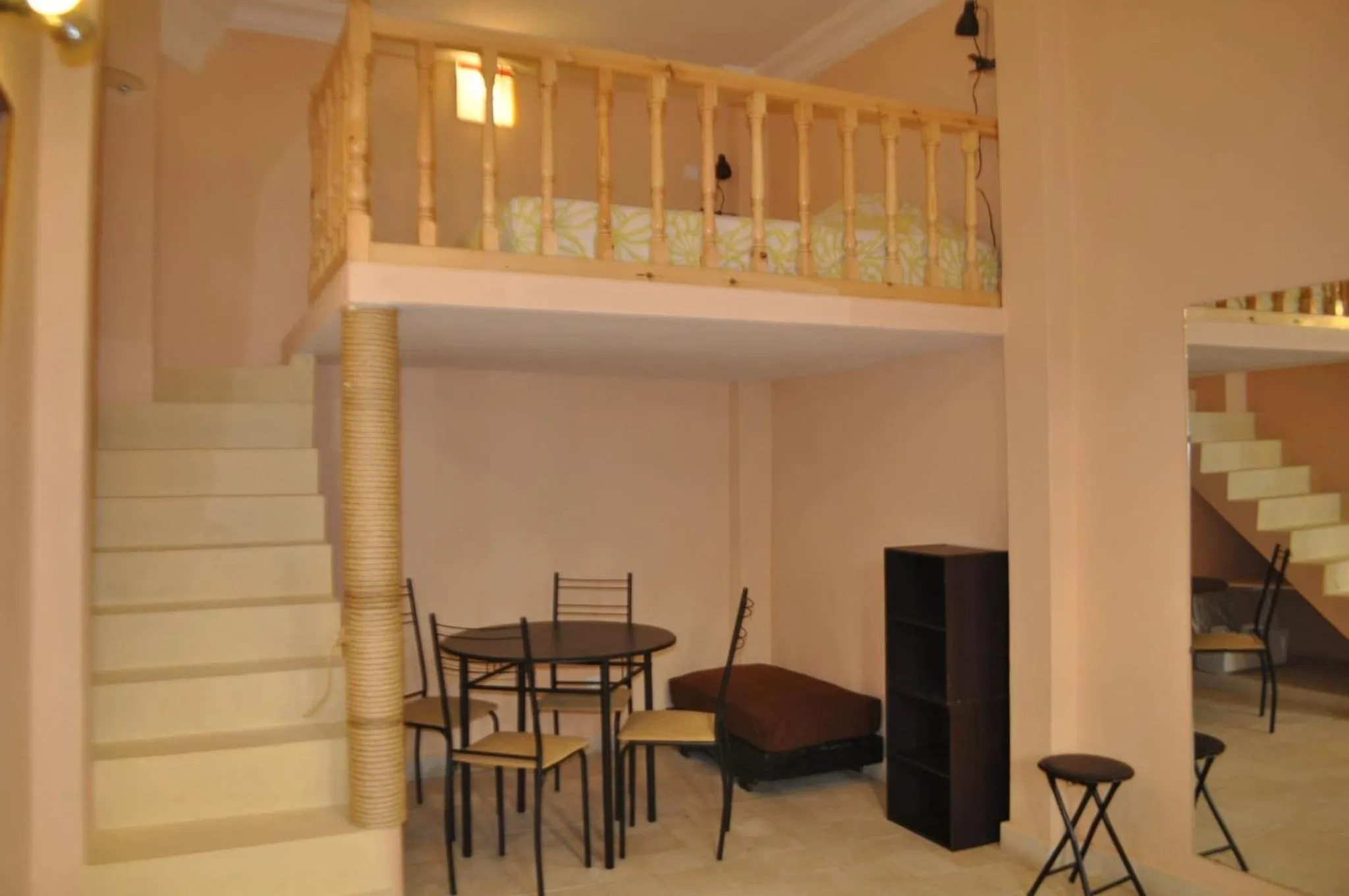 Dining area in Studio Mezzanine Kasbah Tanger - Climatise