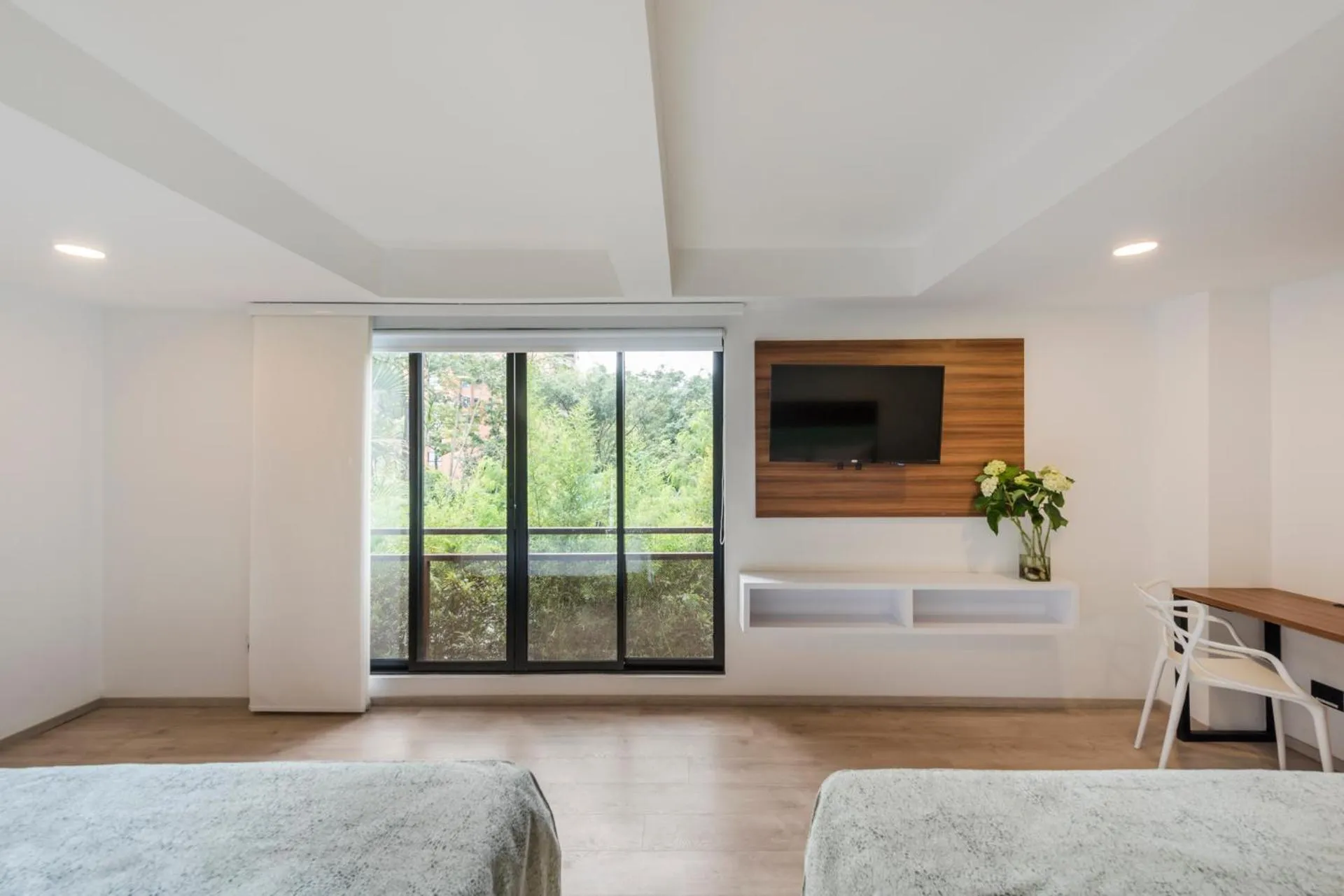 Balcony/Terrace, Bed in Foresta Hotel