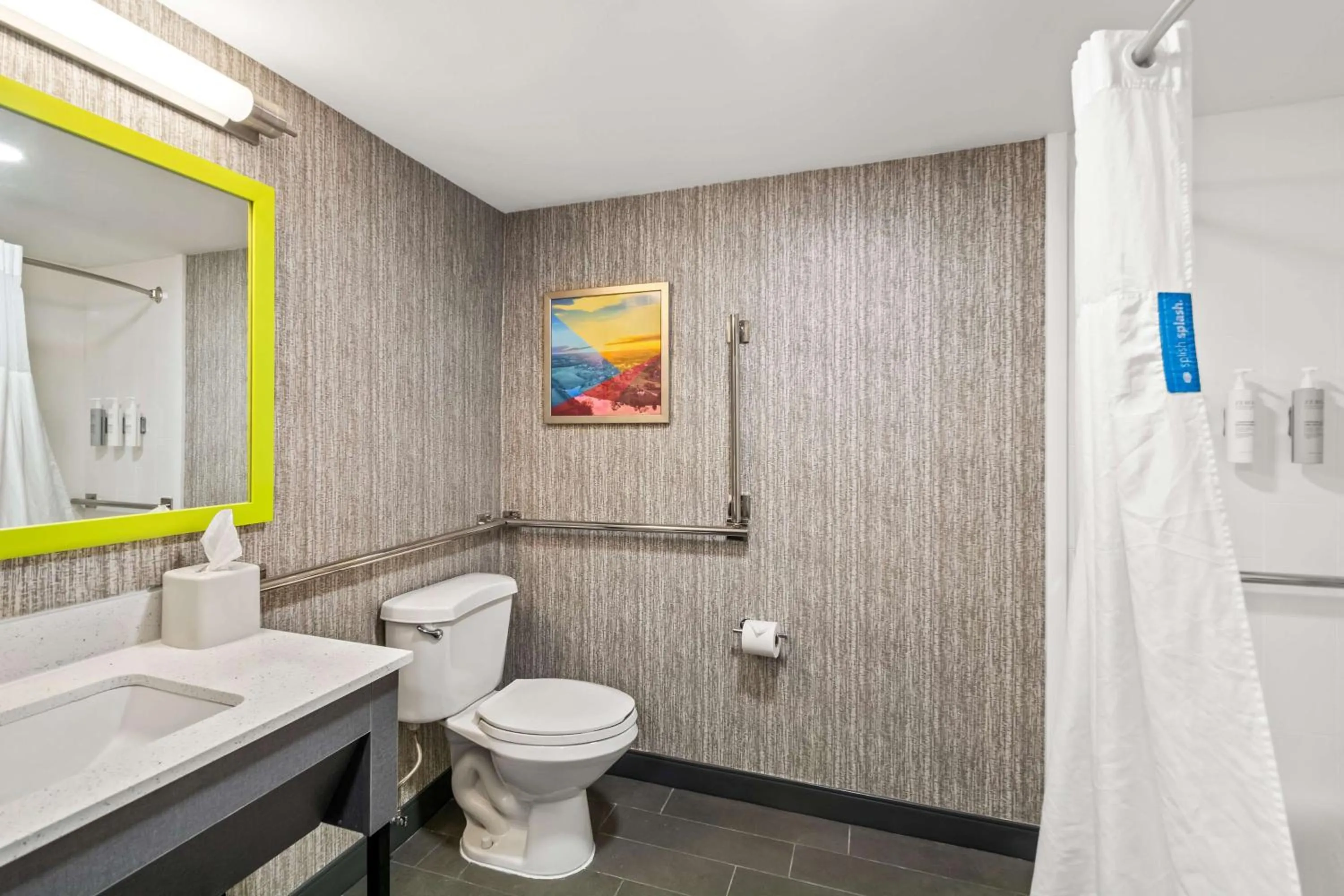 Bathroom in Hampton Inn Lexington - Georgetown I-75