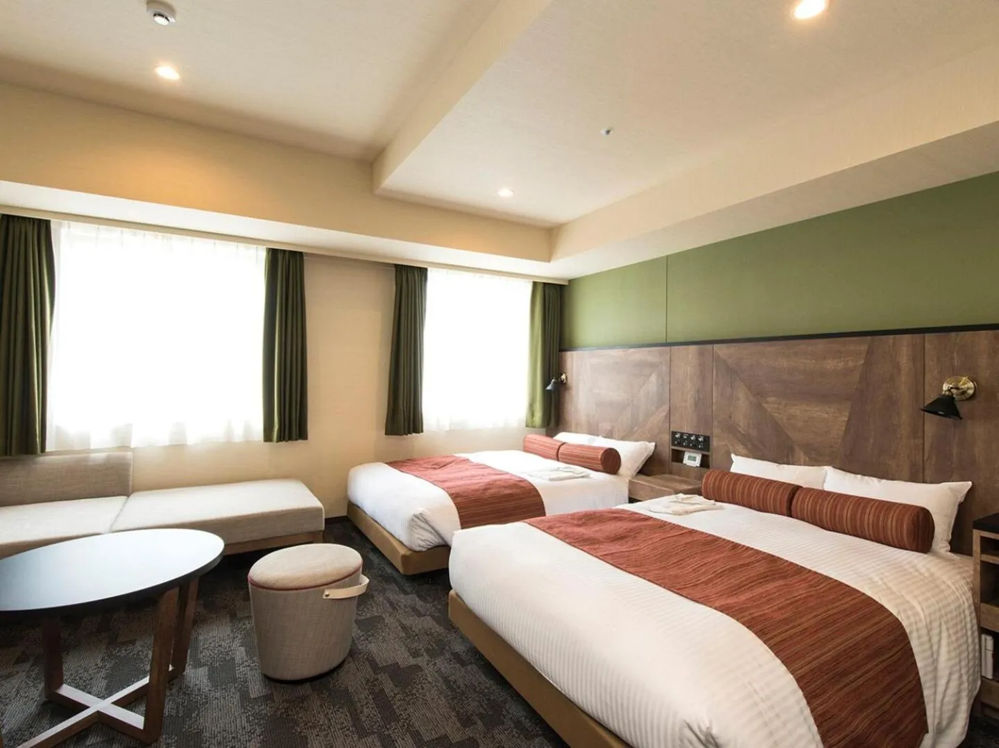 Bed in Rembrandt Style Sapporo