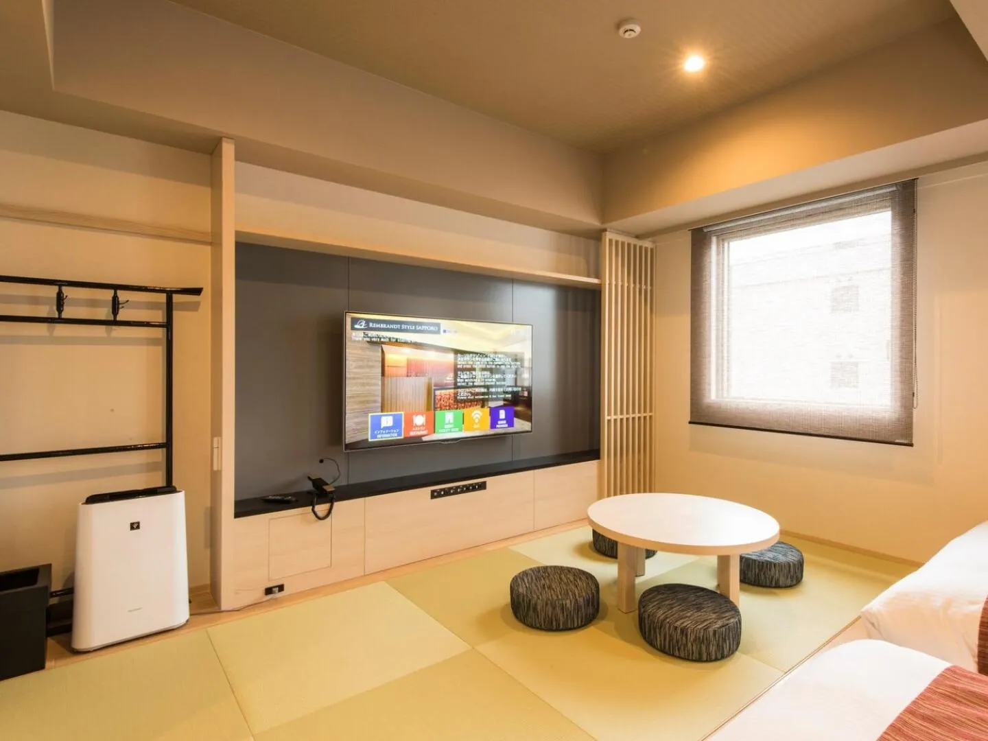 Bed in Rembrandt Style Sapporo