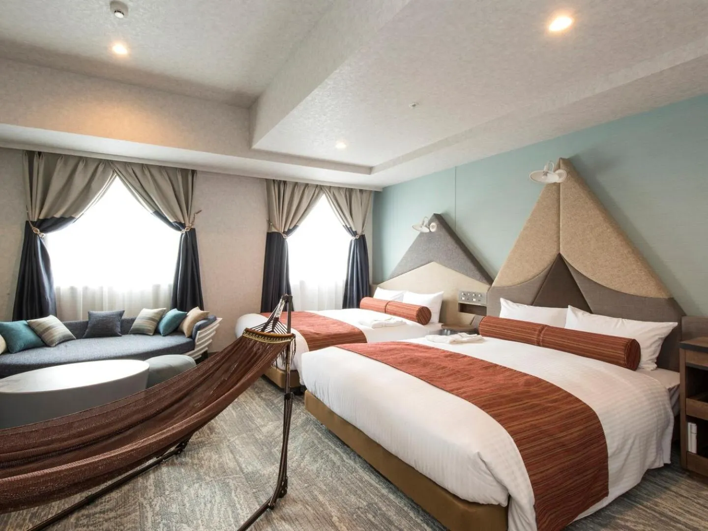 Bed in Rembrandt Style Sapporo