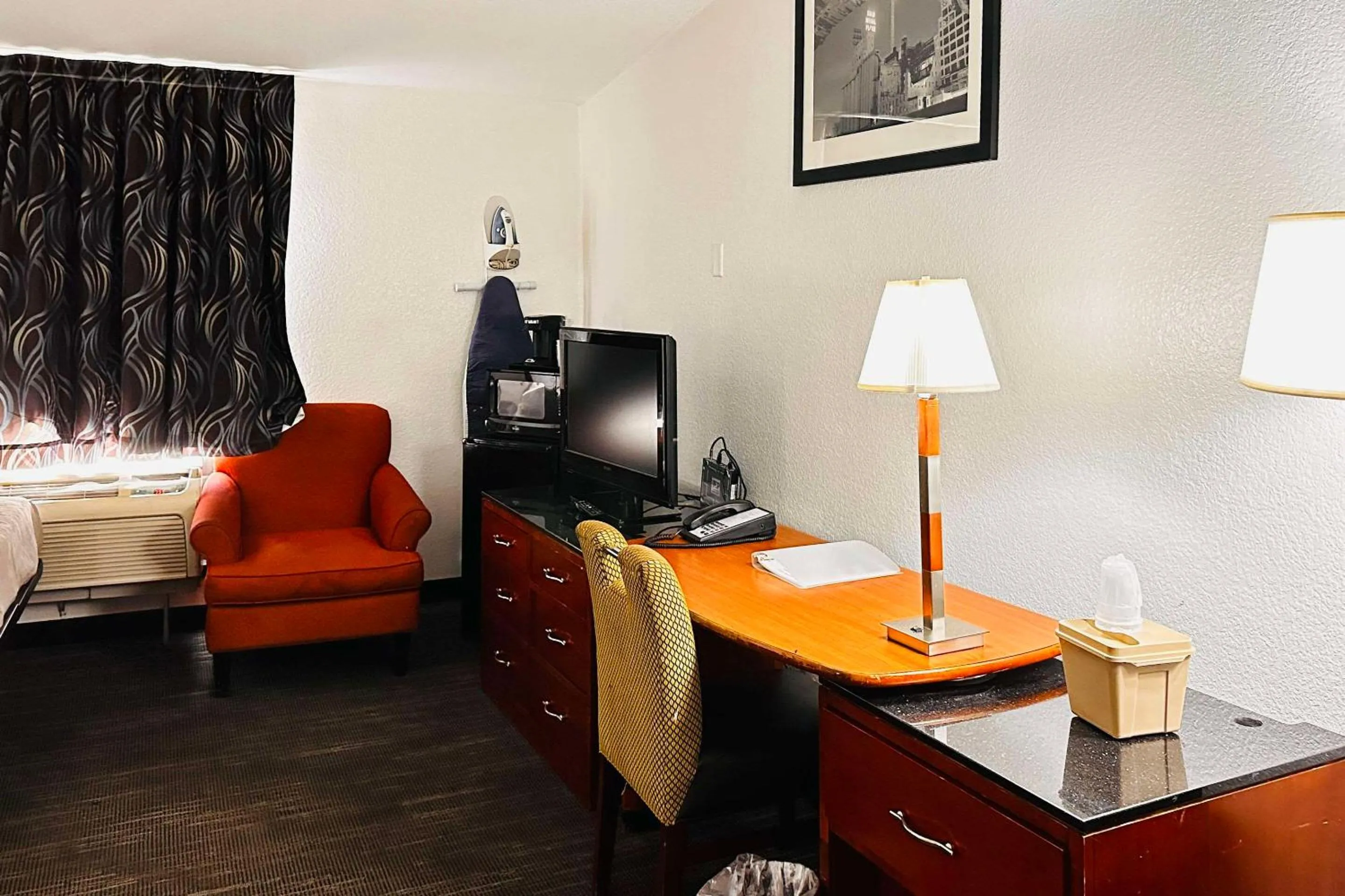 Bedroom in Quality Inn St Paul-Minneapolis-Midway