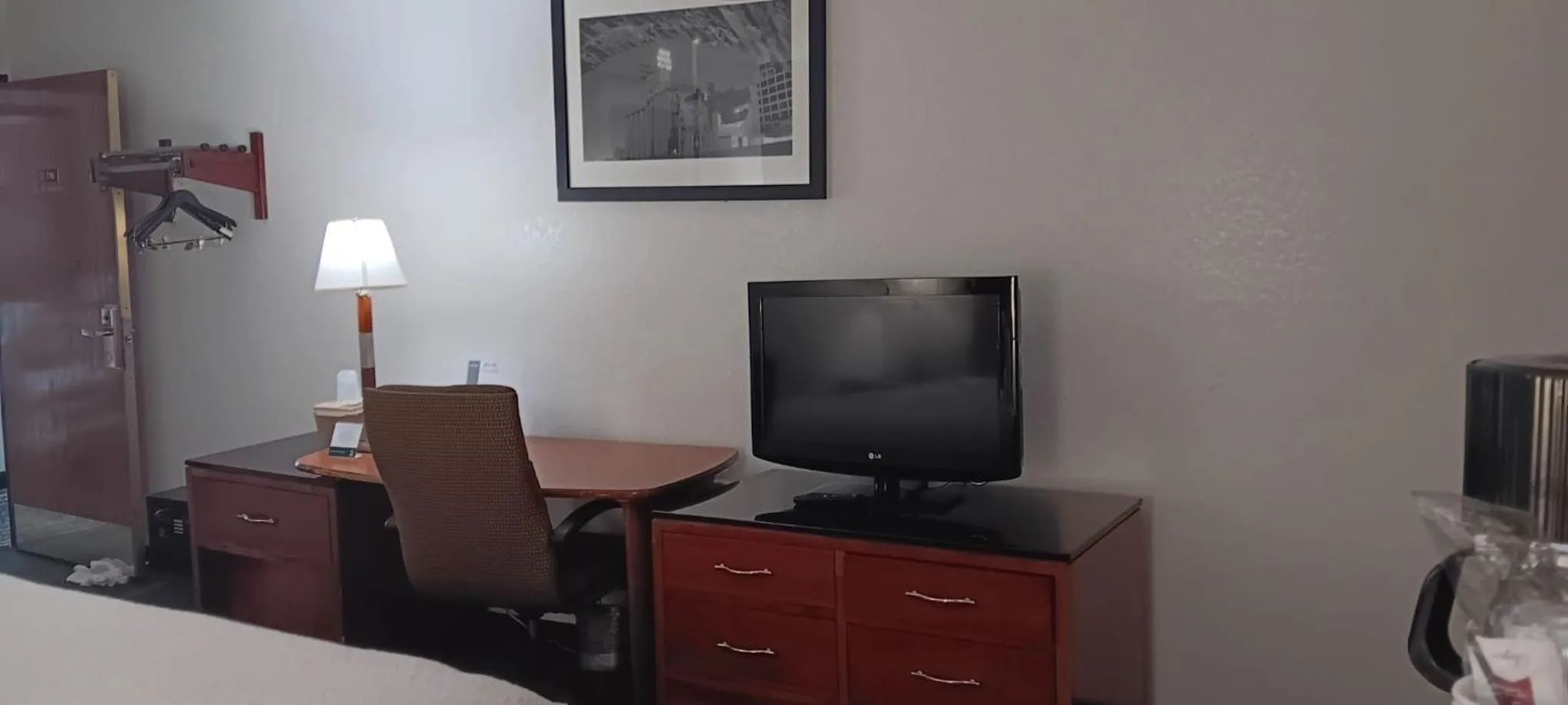 TV and multimedia, Bed in Quality Inn St Paul-Minneapolis-Midway