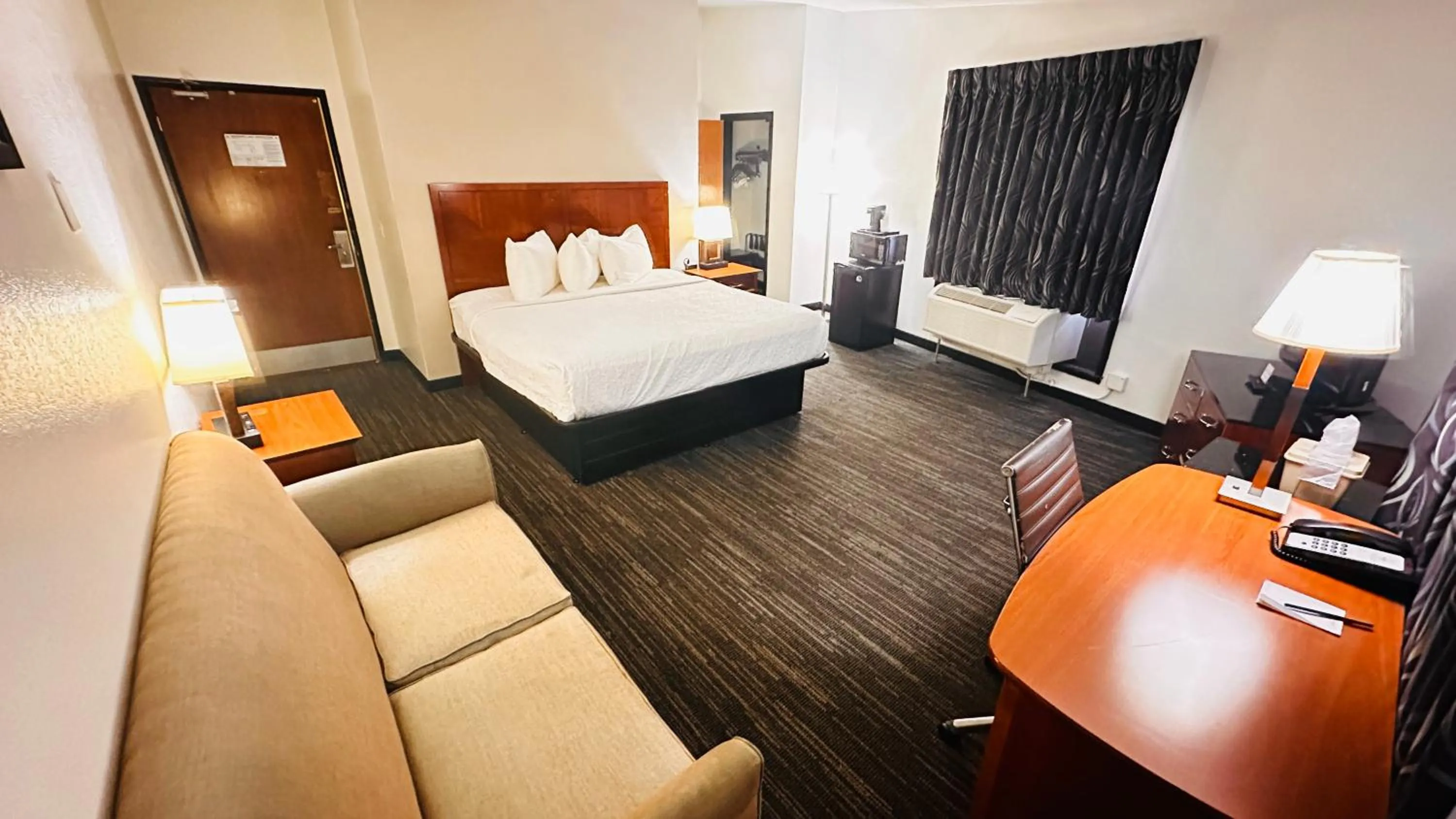 Photo of the whole room, Bed in Quality Inn St Paul-Minneapolis-Midway