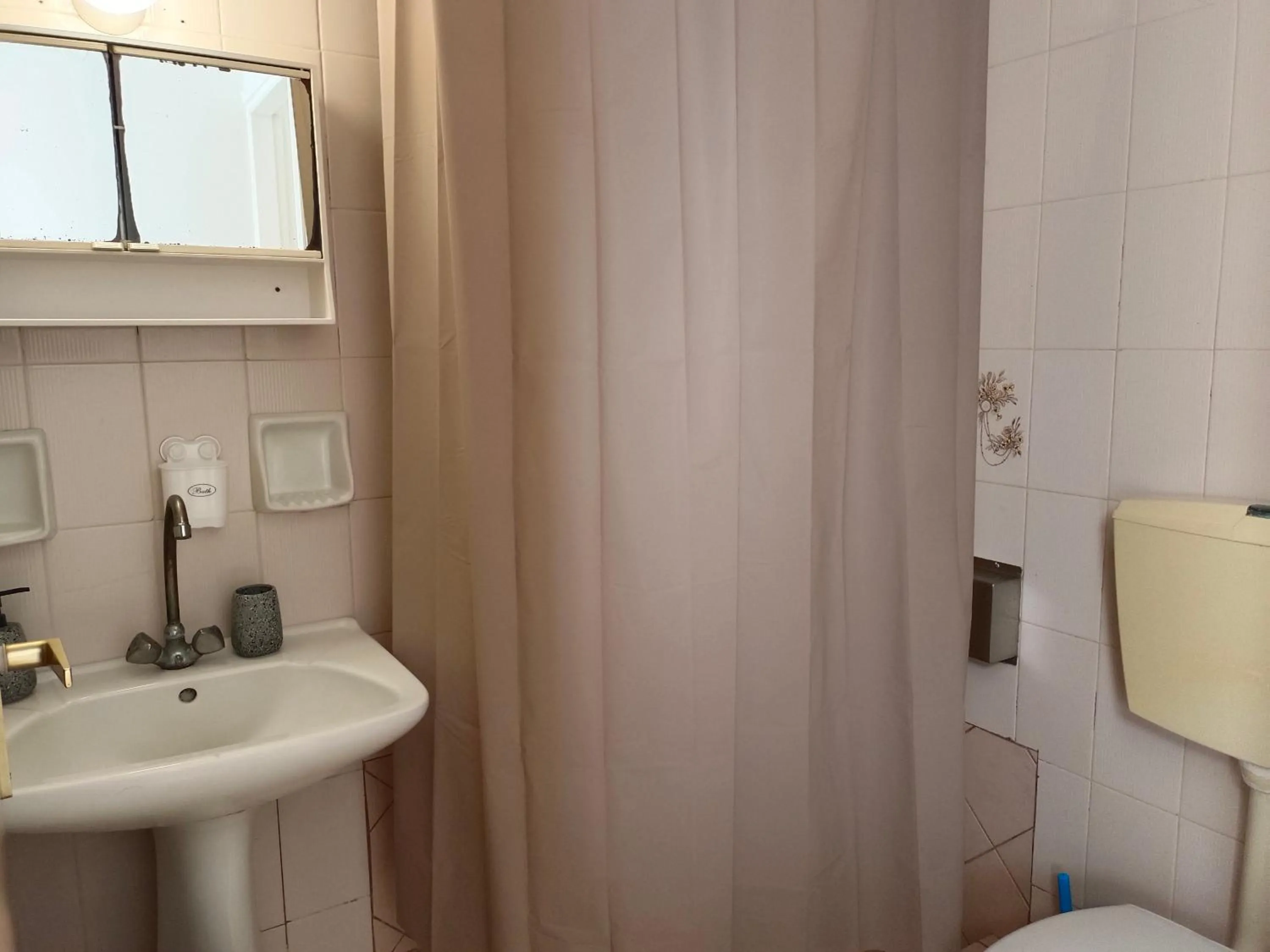 Bedroom in Albatross Apartments