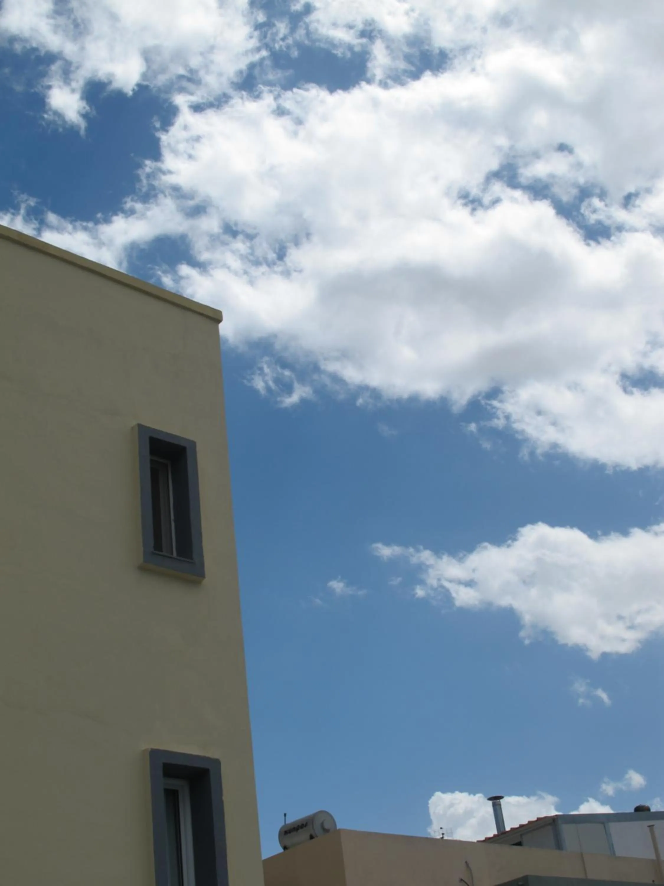 Day in Albatross Apartments