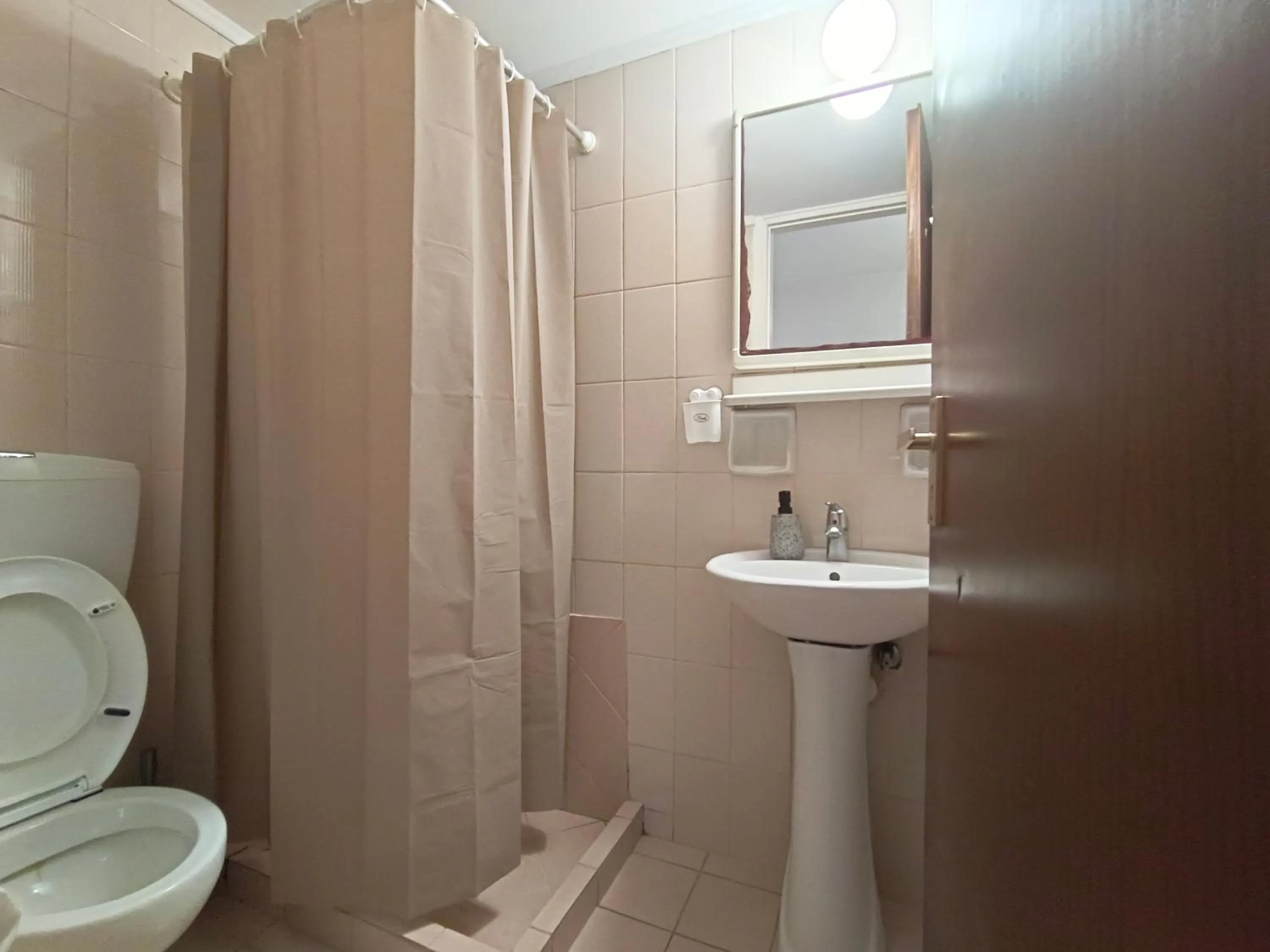 Bathroom in Albatross Apartments