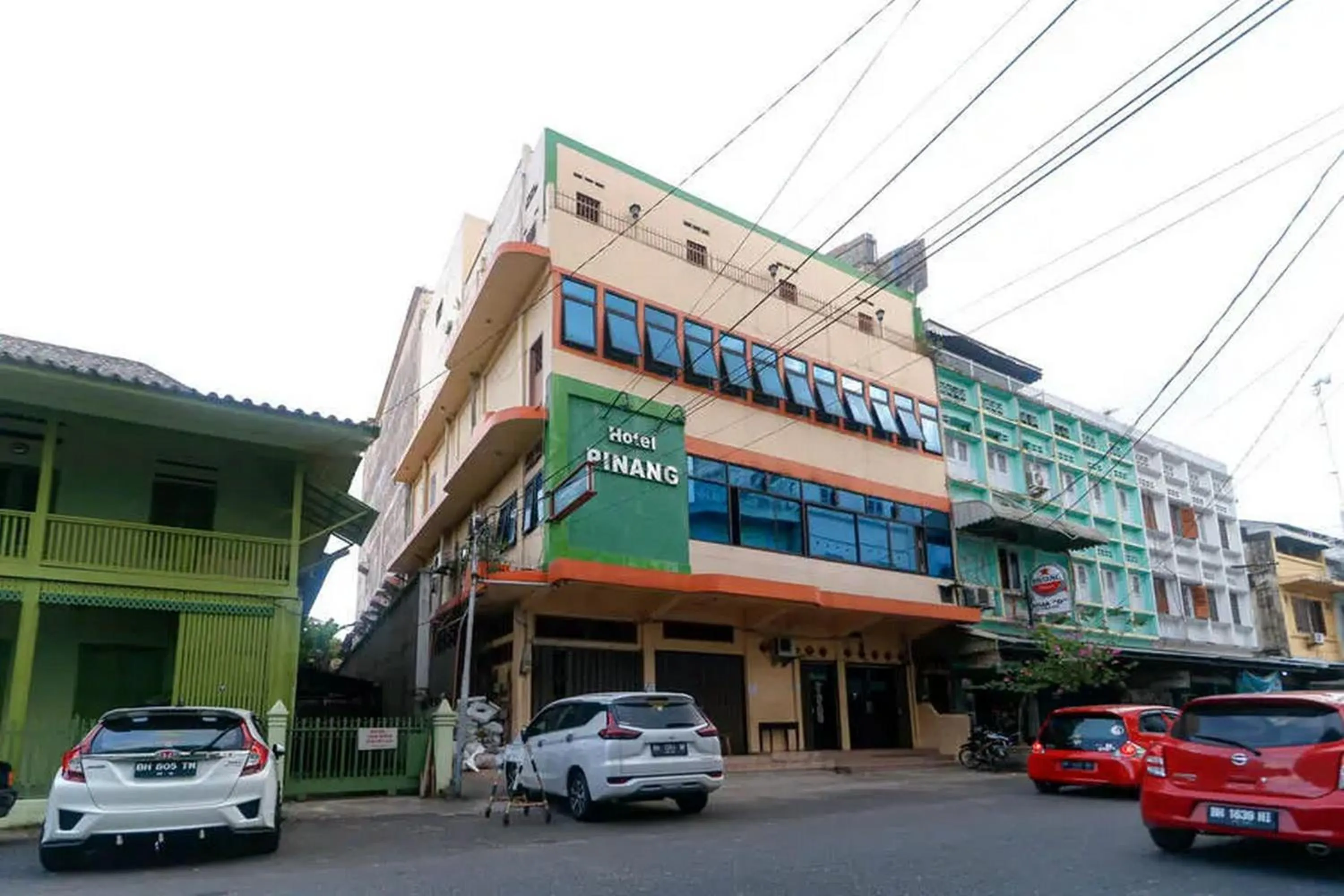 Property building in RedDoorz Plus near WTC Batanghari Mall