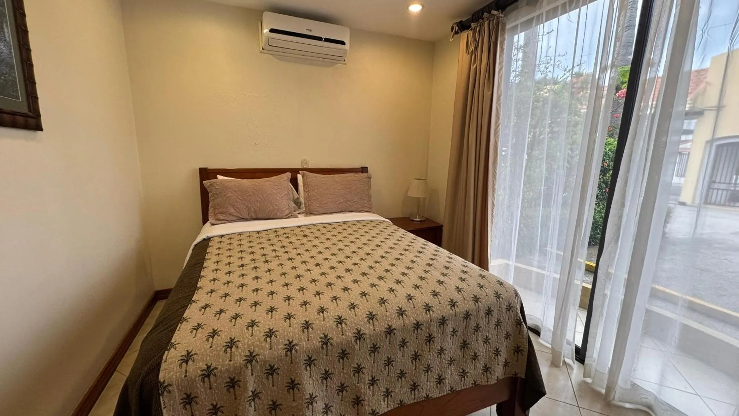 Guests, Bed in Monte Carlo Luxury Condominiums