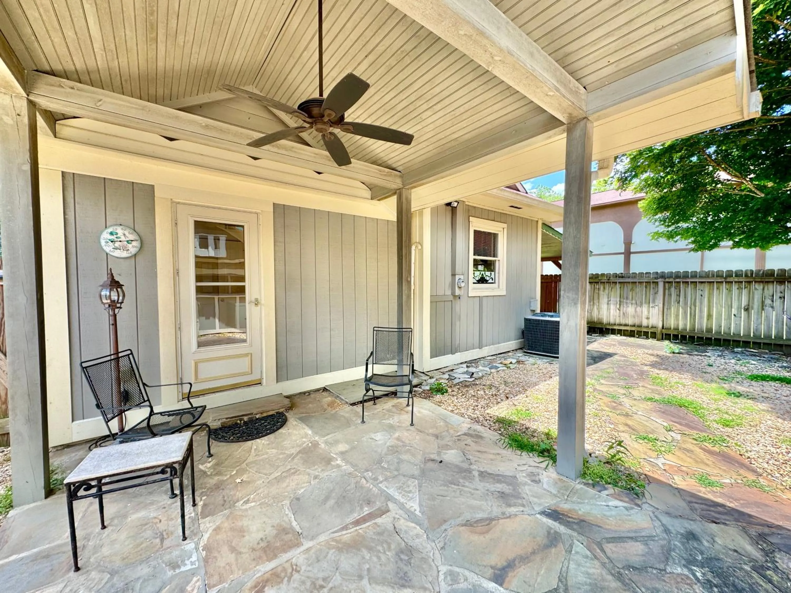 Patio in Riverbend Motel & Cabins