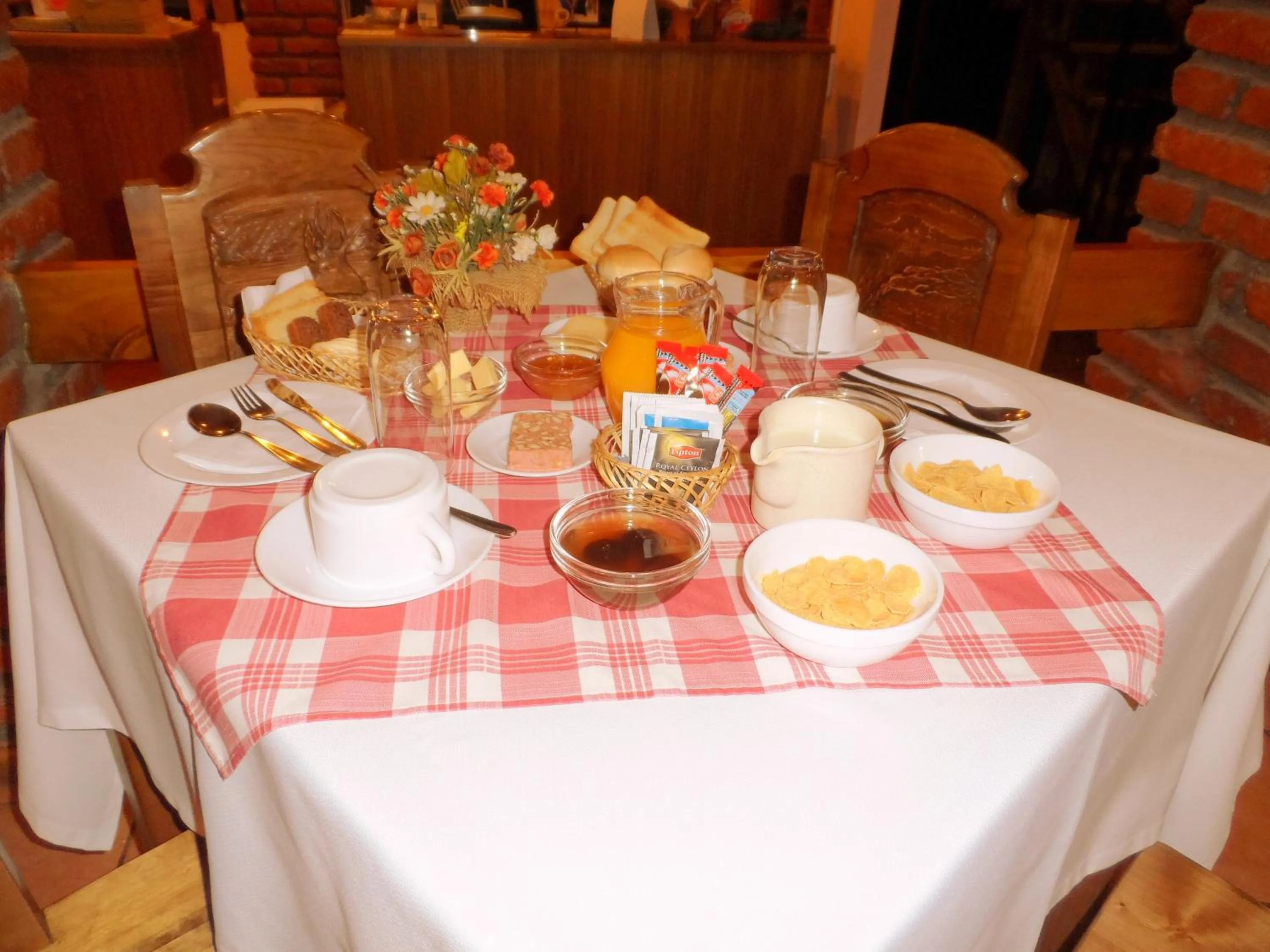 Restaurant/places to eat in Lady Florence Dixie