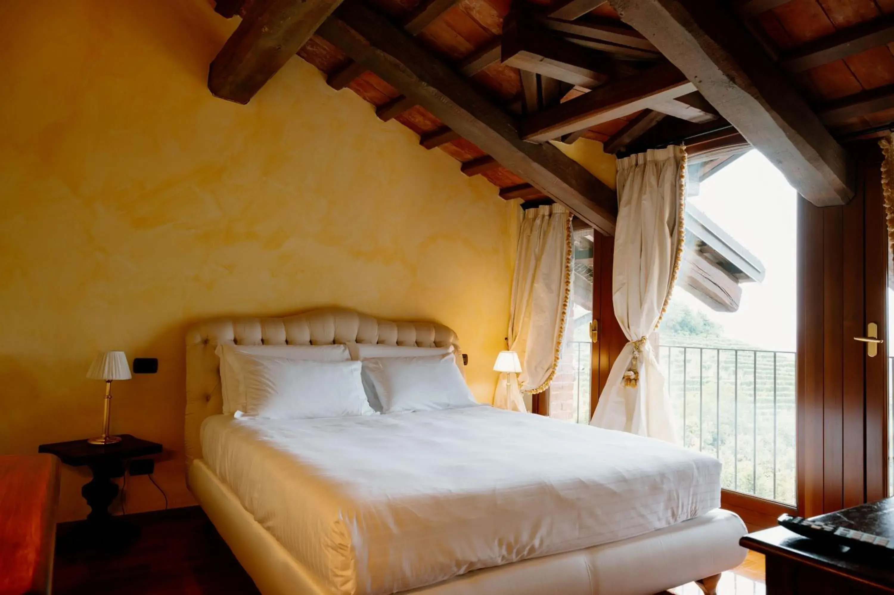 Junior Suite with Garden View in Hotel Casa Pavesi Junior Suite with Garden View in Hotel Casa Pavesi