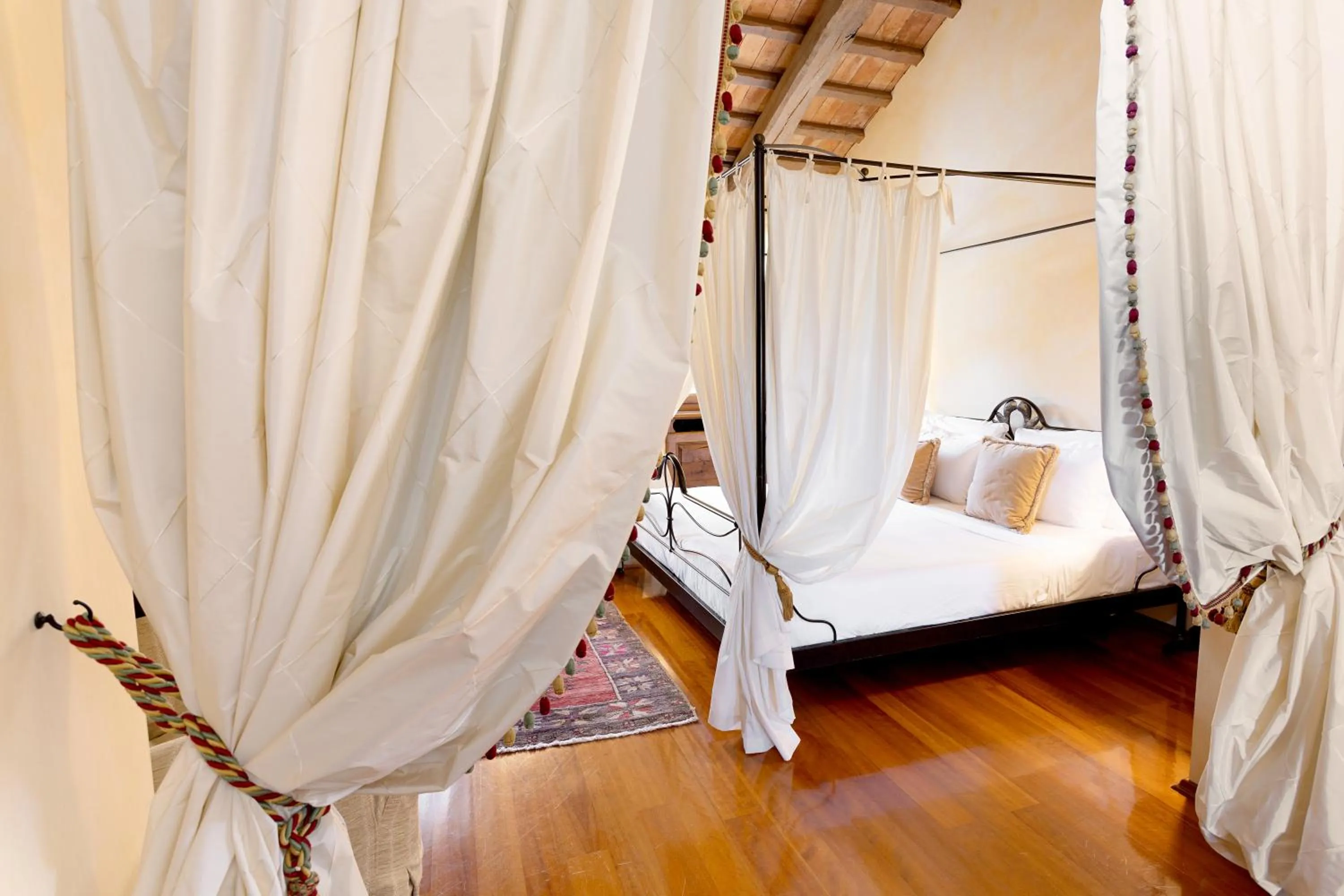 Bed in Hotel Casa Pavesi