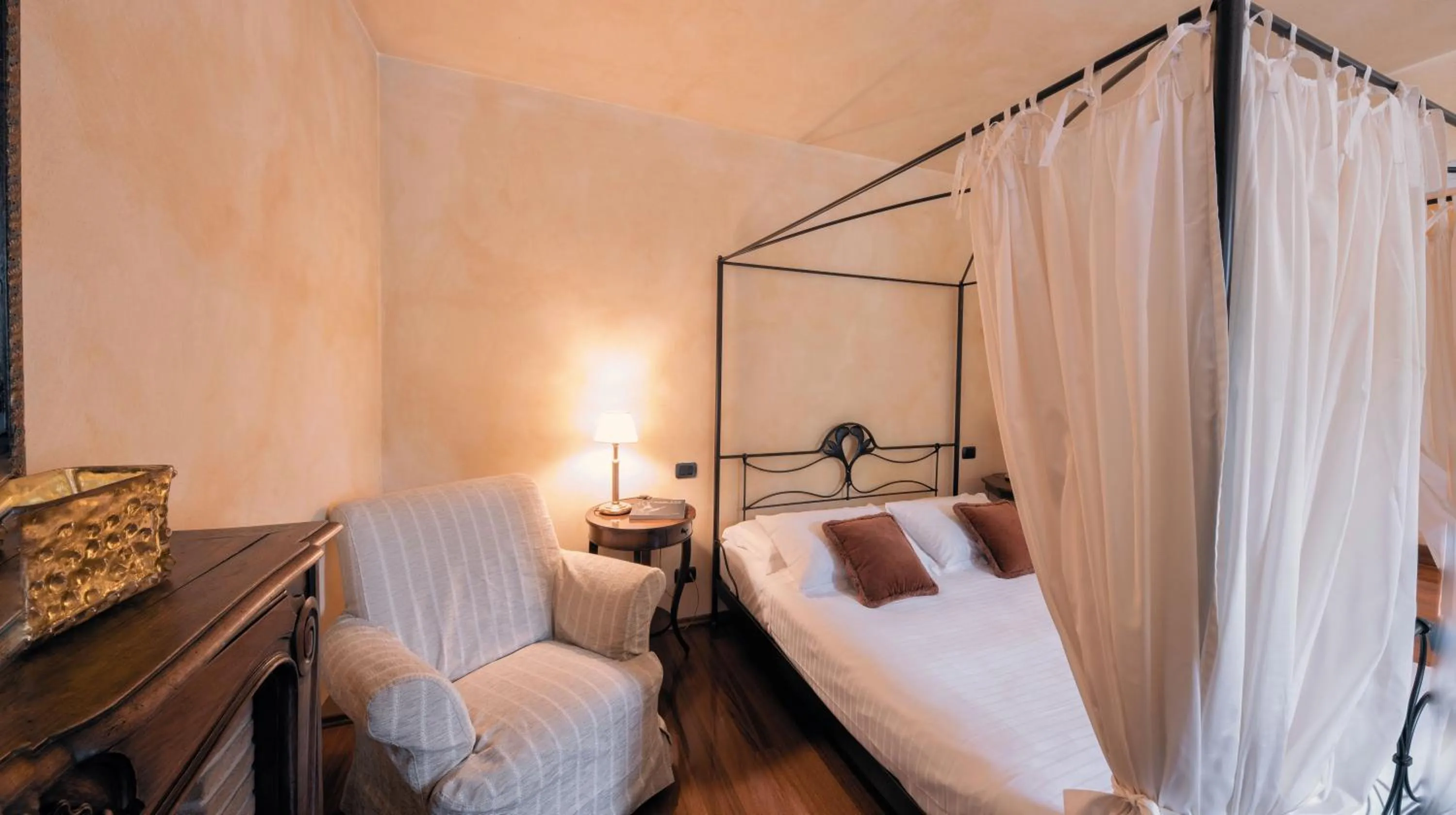 Bed in Hotel Casa Pavesi