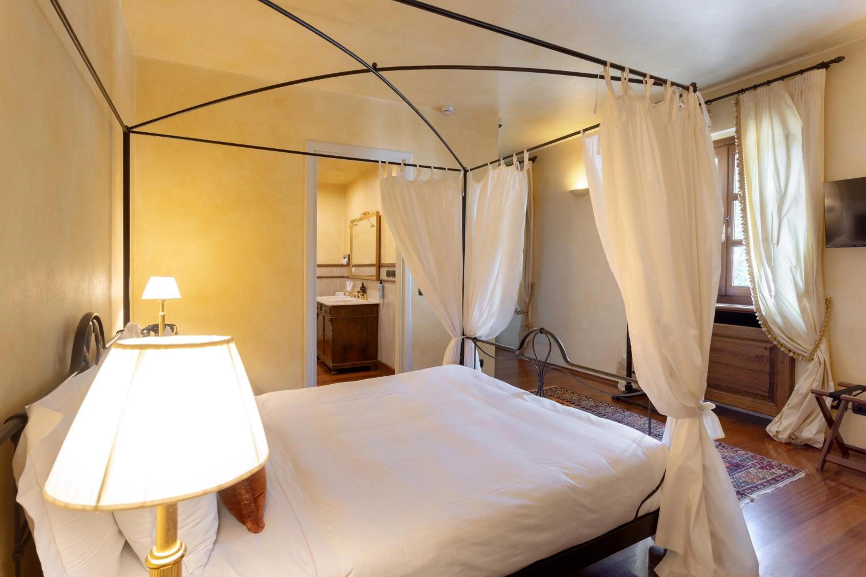 Bed in Hotel Casa Pavesi