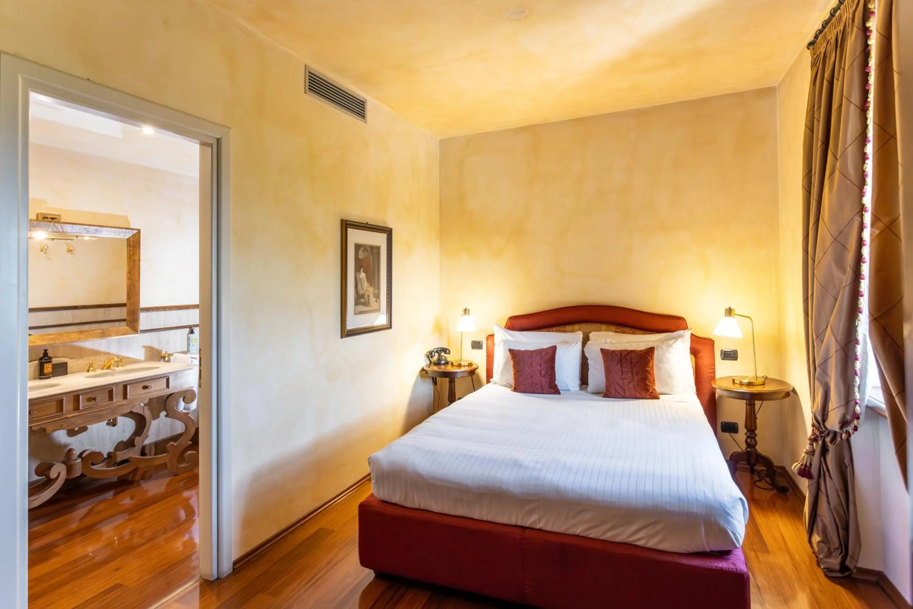 Bed in Hotel Casa Pavesi