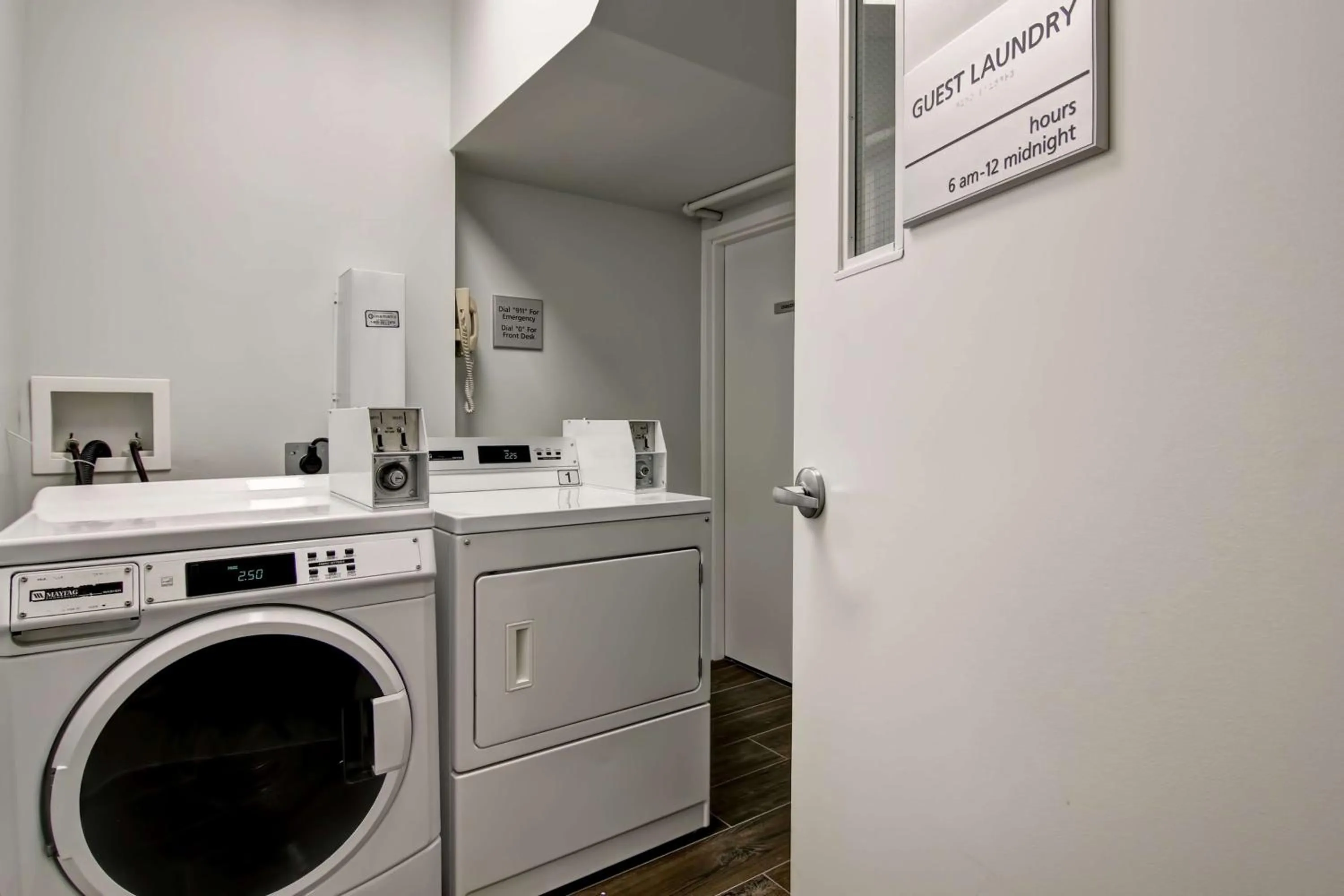 Property building in Hampton Inn & Suites by Hilton Calgary-Airport